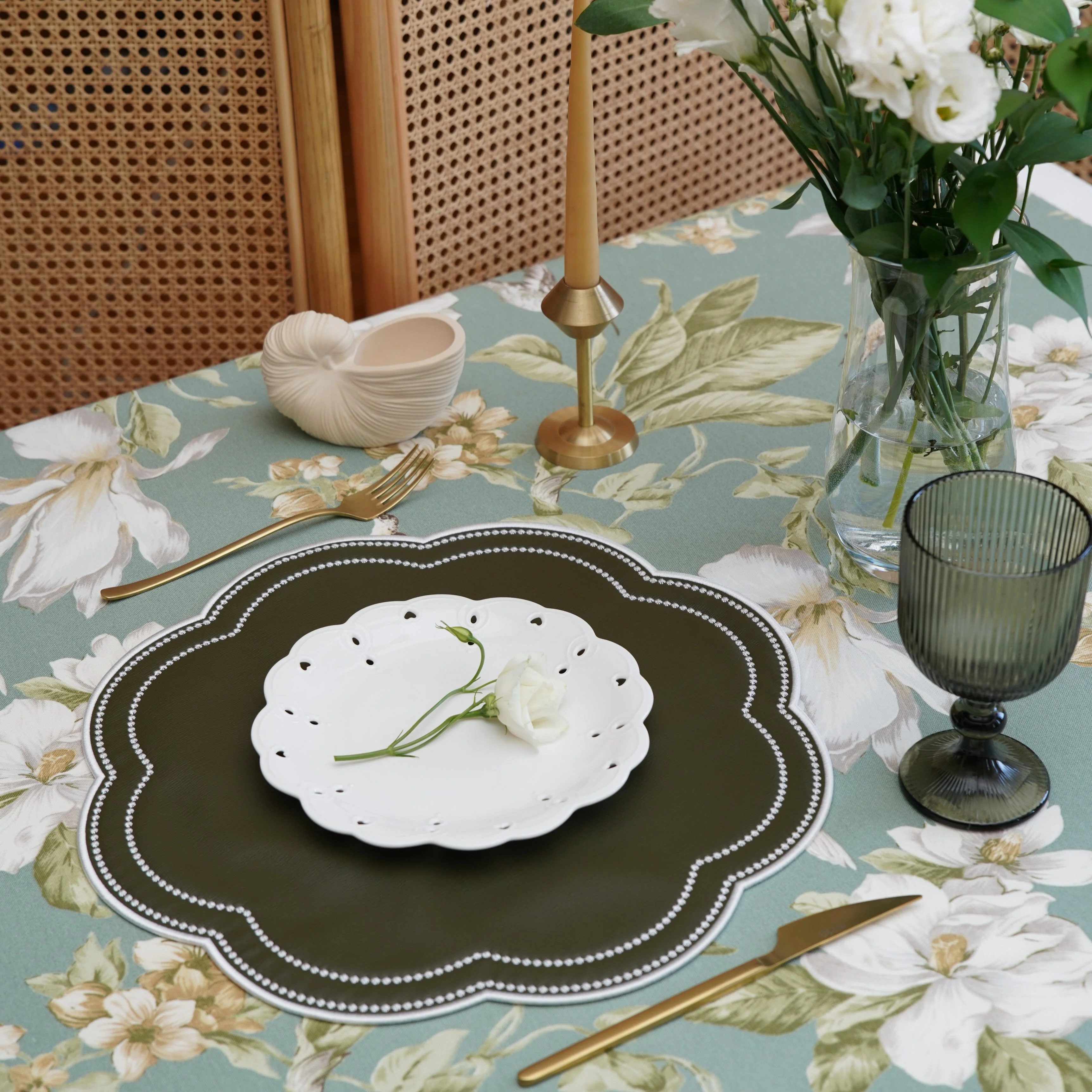 NURTURE GREEN SCALLOPED FAUX LEATHER PLACEMAT - Image 3