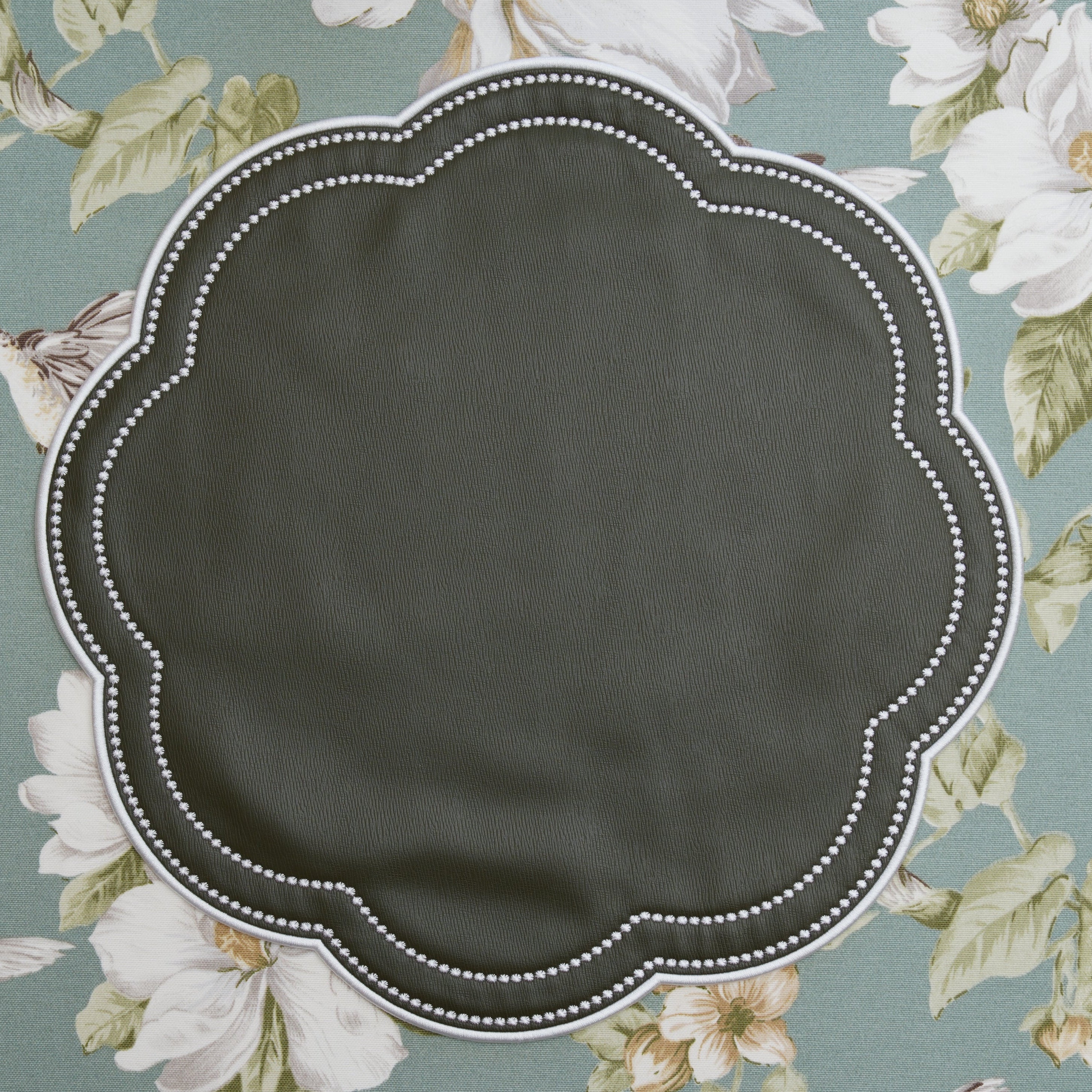 NURTURE GREEN SCALLOPED FAUX LEATHER PLACEMAT - Image 5