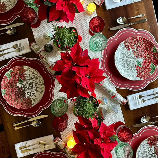 NURTURE RED SCALLOPED FAUX LEATHER PLACEMAT - Image 8