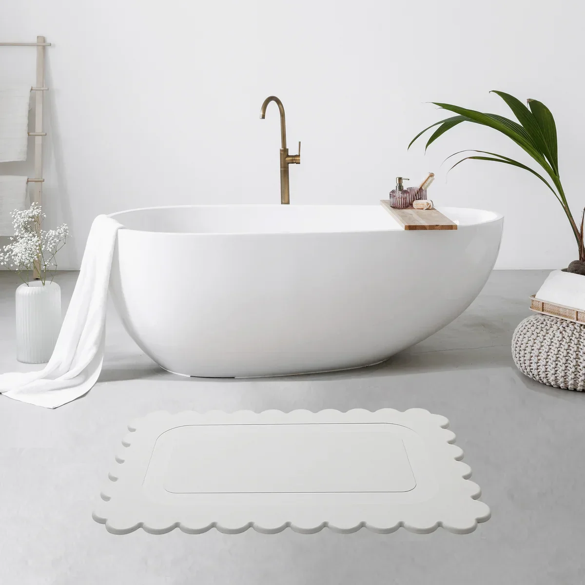 Off White Scallop Stone Bath Mat - Dimensions: 24"x15" - Image 5