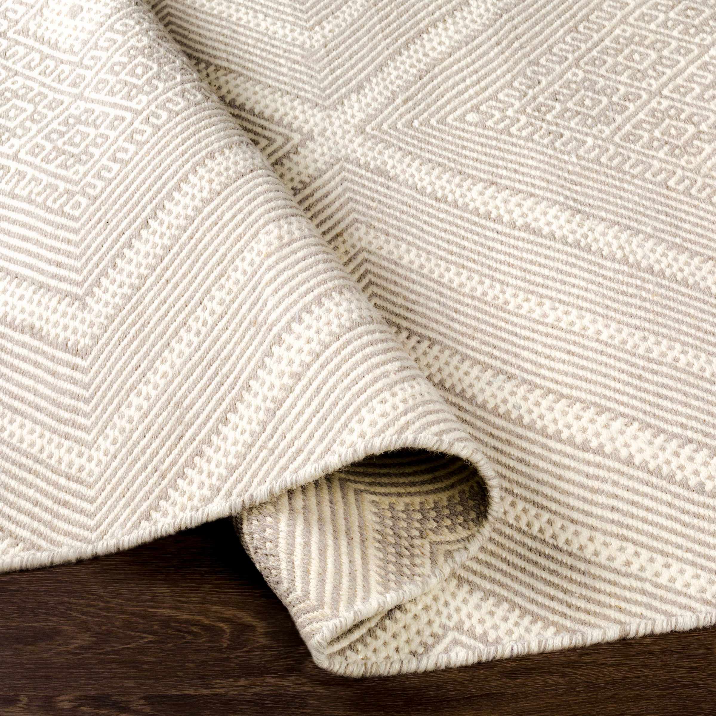 Olur Area Carpet - Clearance - Image 5