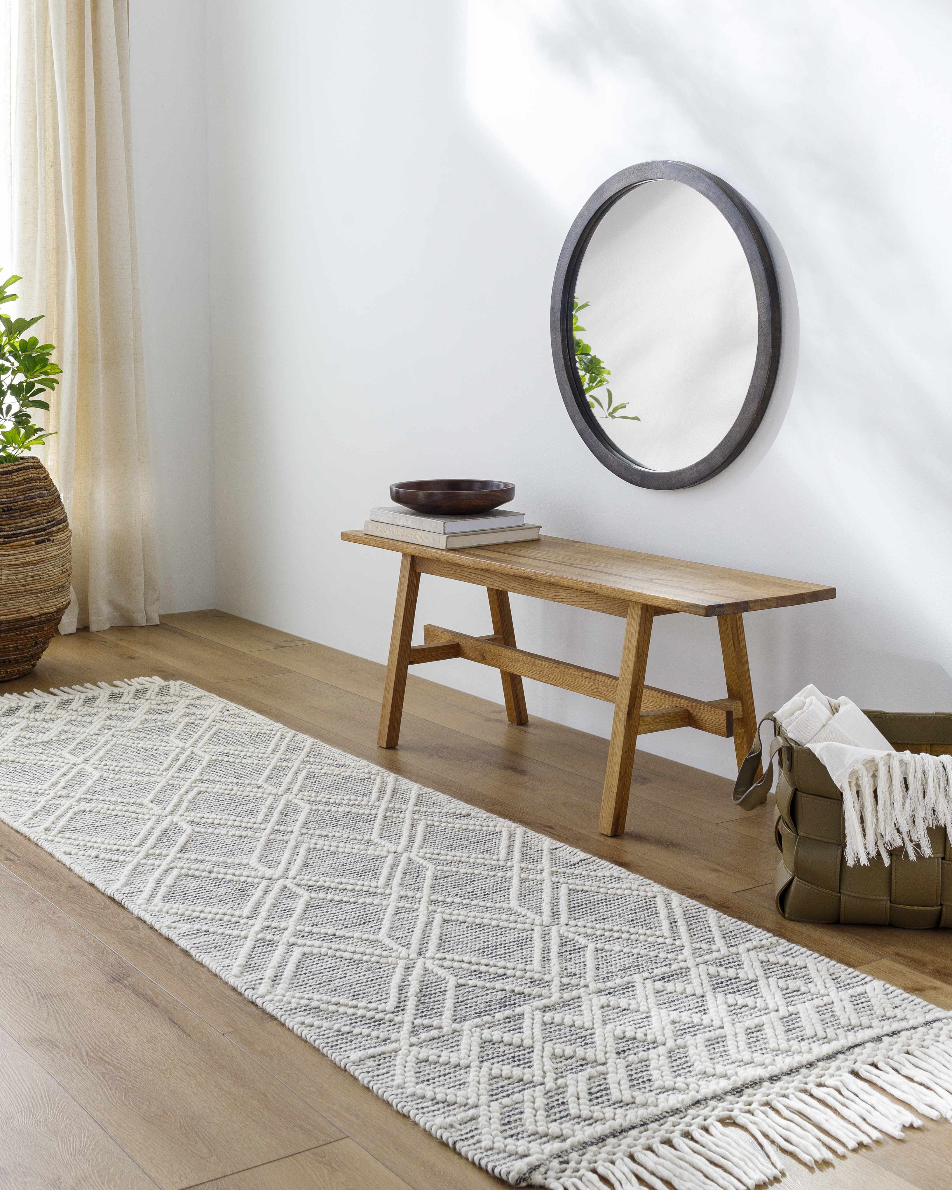 Ossun Wool Rug with Tassels - Image 11