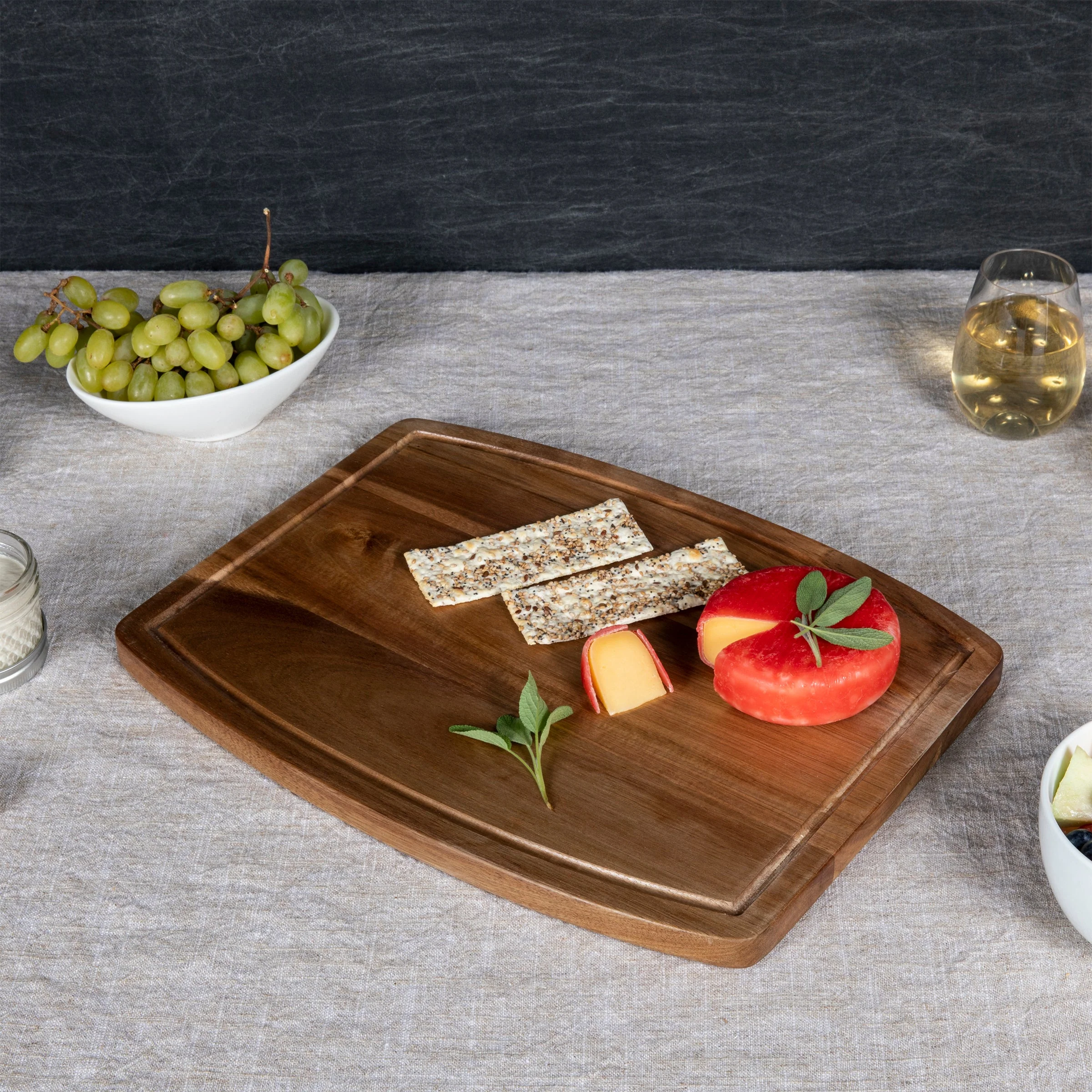 Ovale Acacia Cutting Board - Image 2