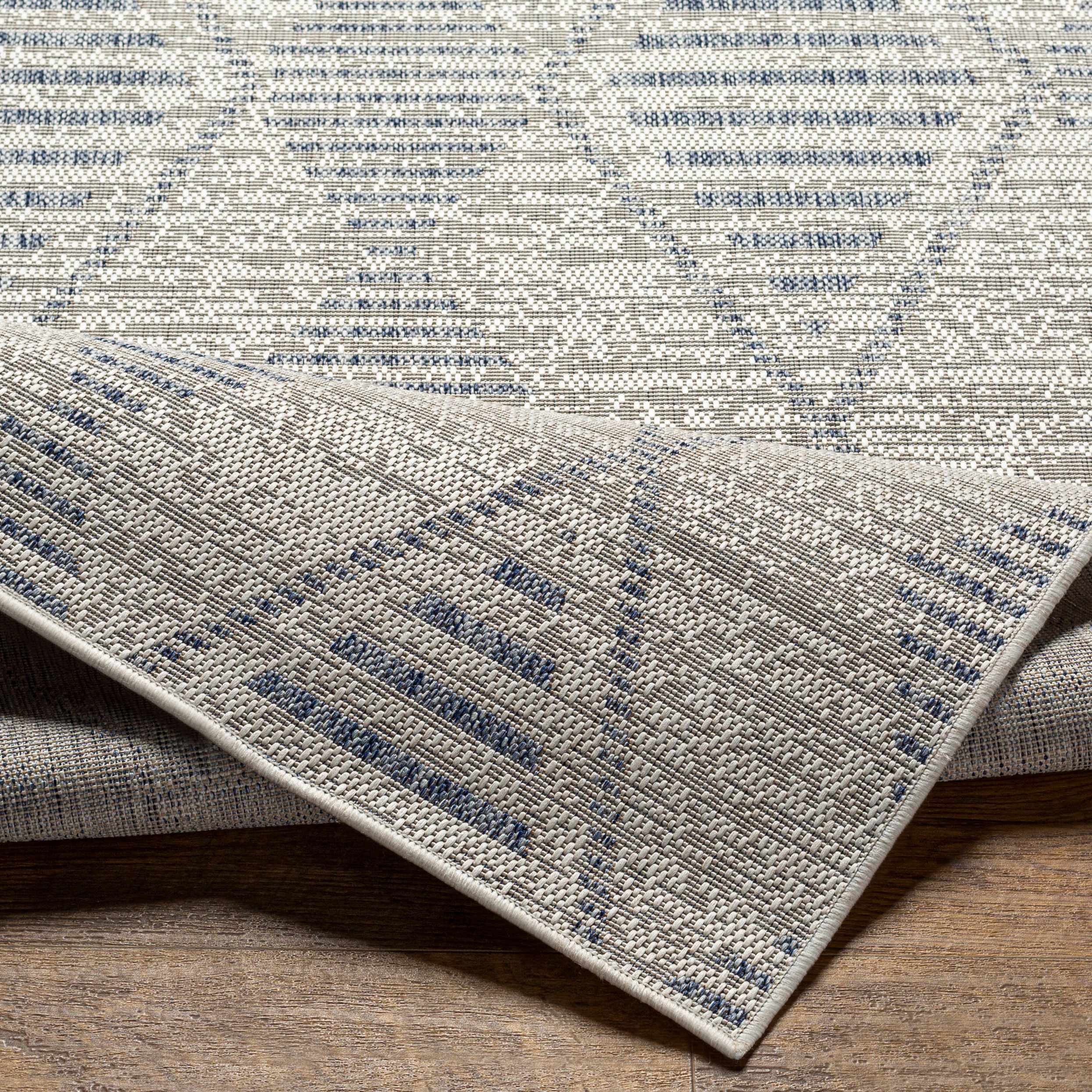 Pagatin Indoor & Outdoor Rug - Clearance - Image 4