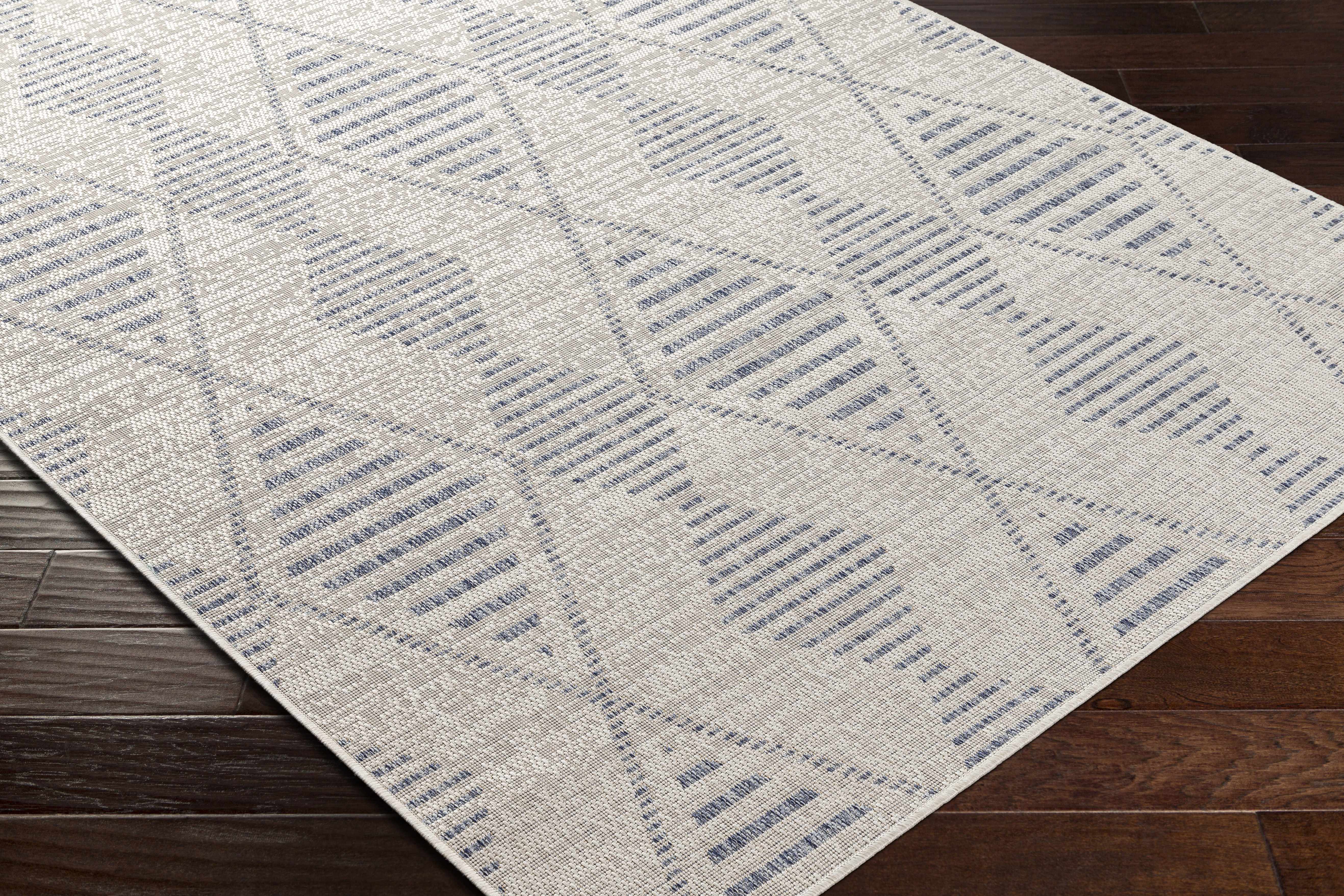 Pagatin Indoor & Outdoor Rug - Clearance - Image 7