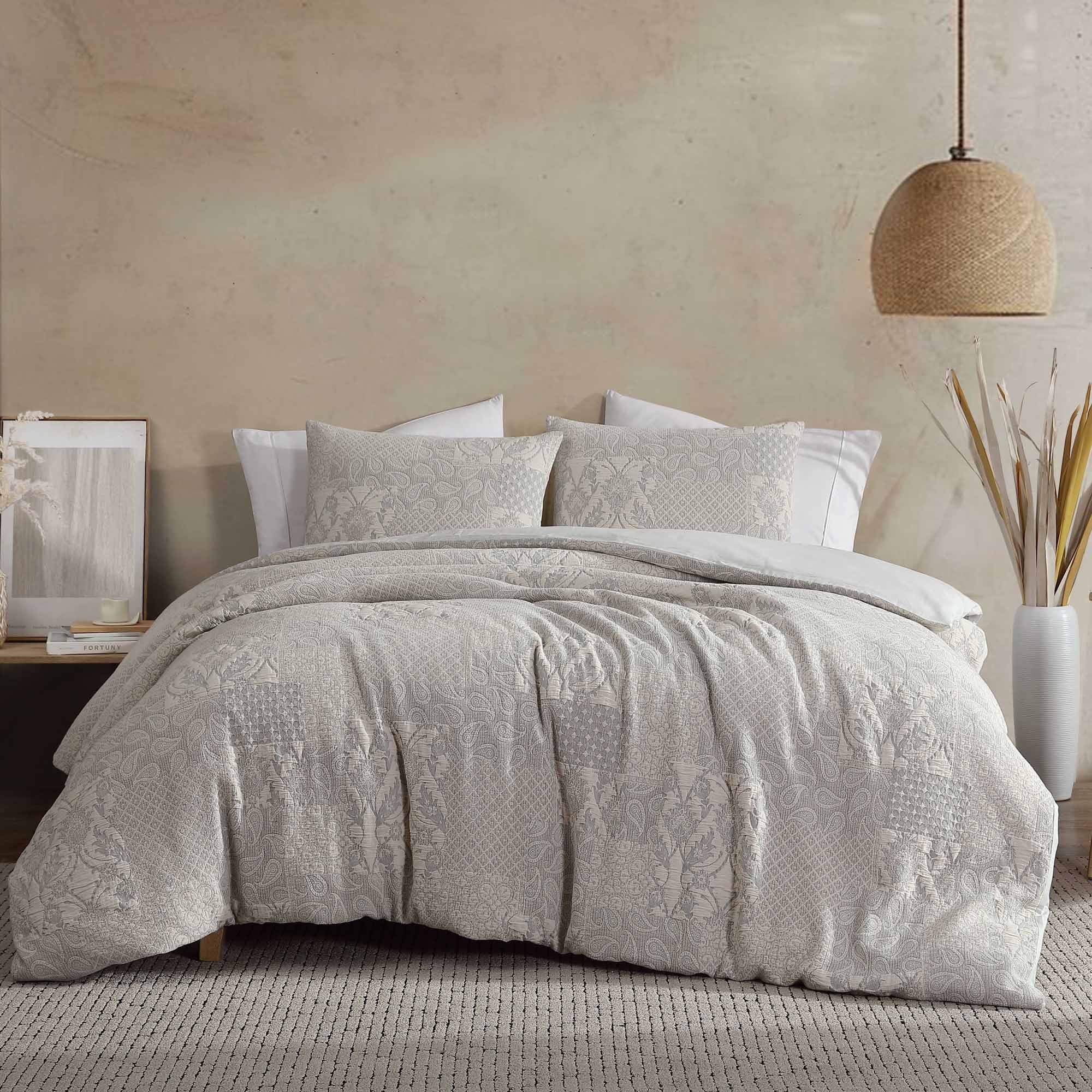 Paisley 3 Piece Ivory Cotton Matelassé Comforter Set - Image 2