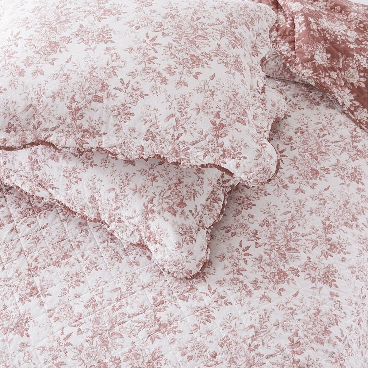 Peony Toile Reversible Cotton Quilt Set - Image 7