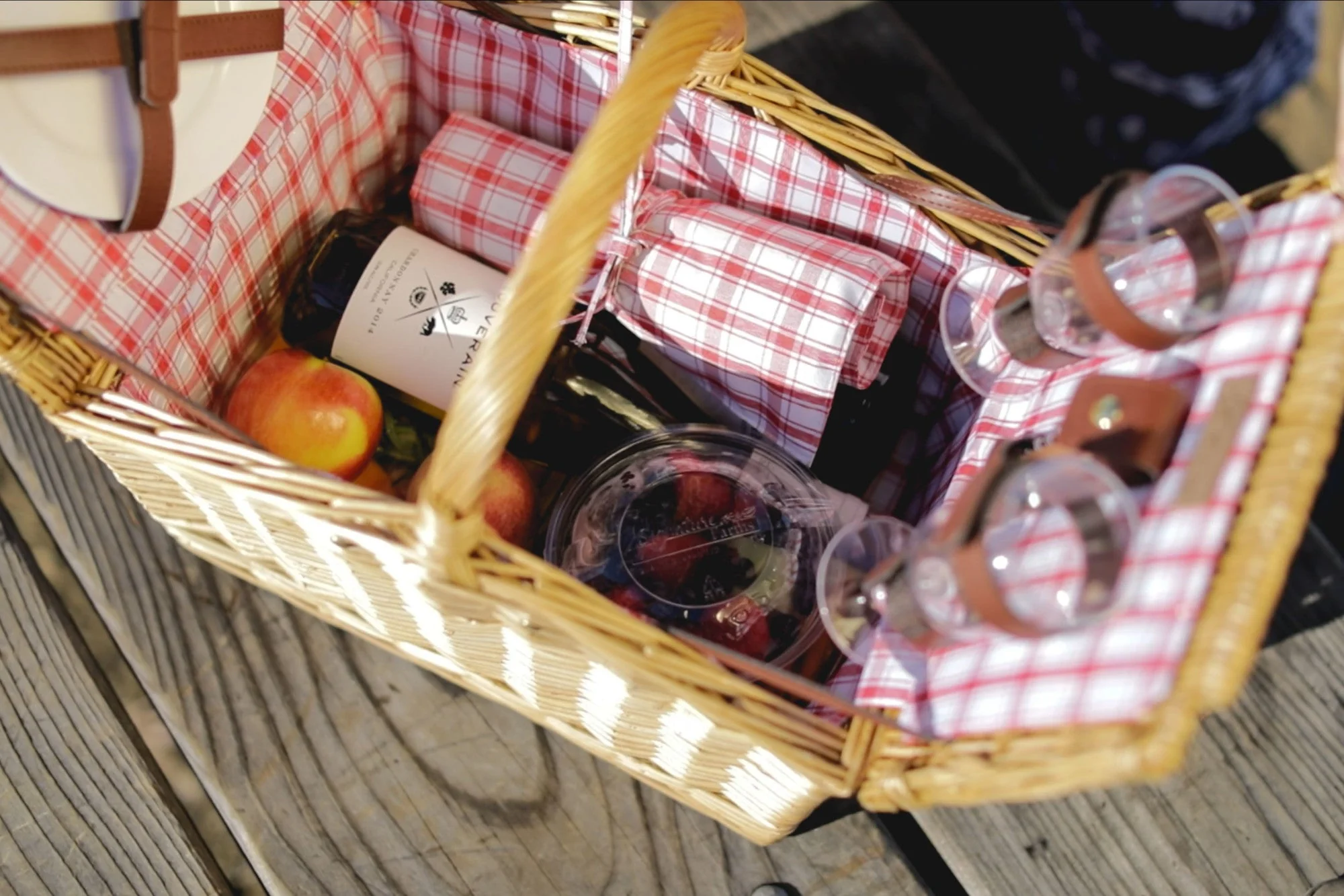 Piccadilly Picnic Basket - Image 33