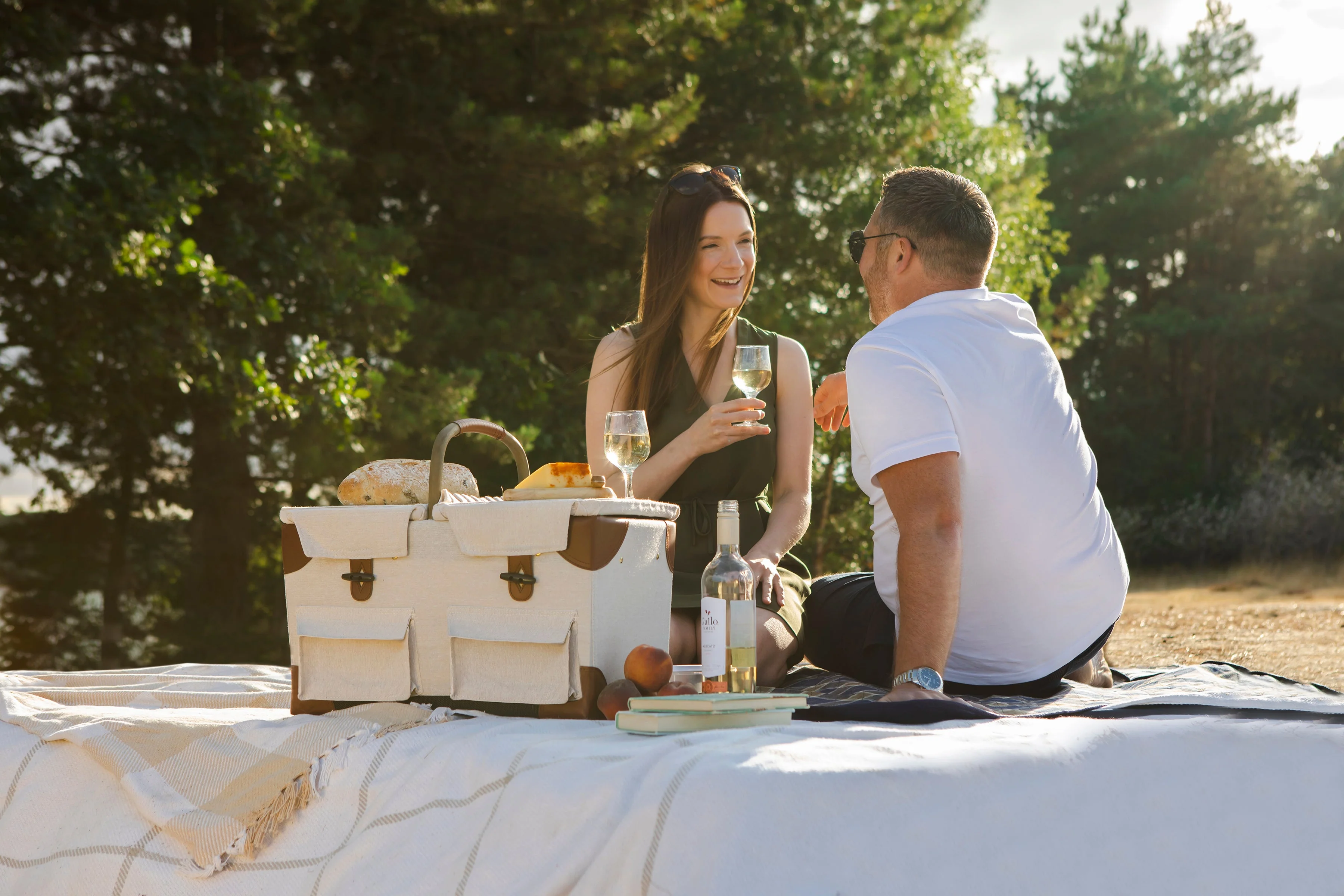 Pioneer Picnic Basket - Image 15