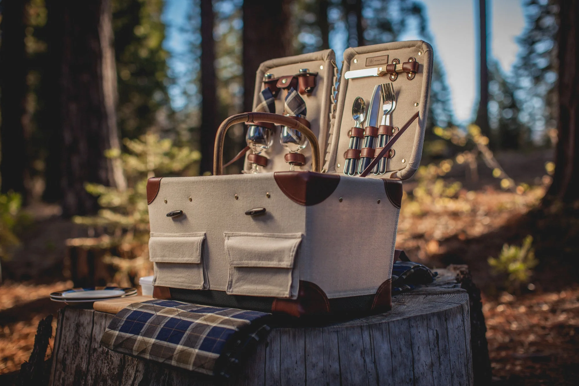 Pioneer Picnic Basket - Image 18