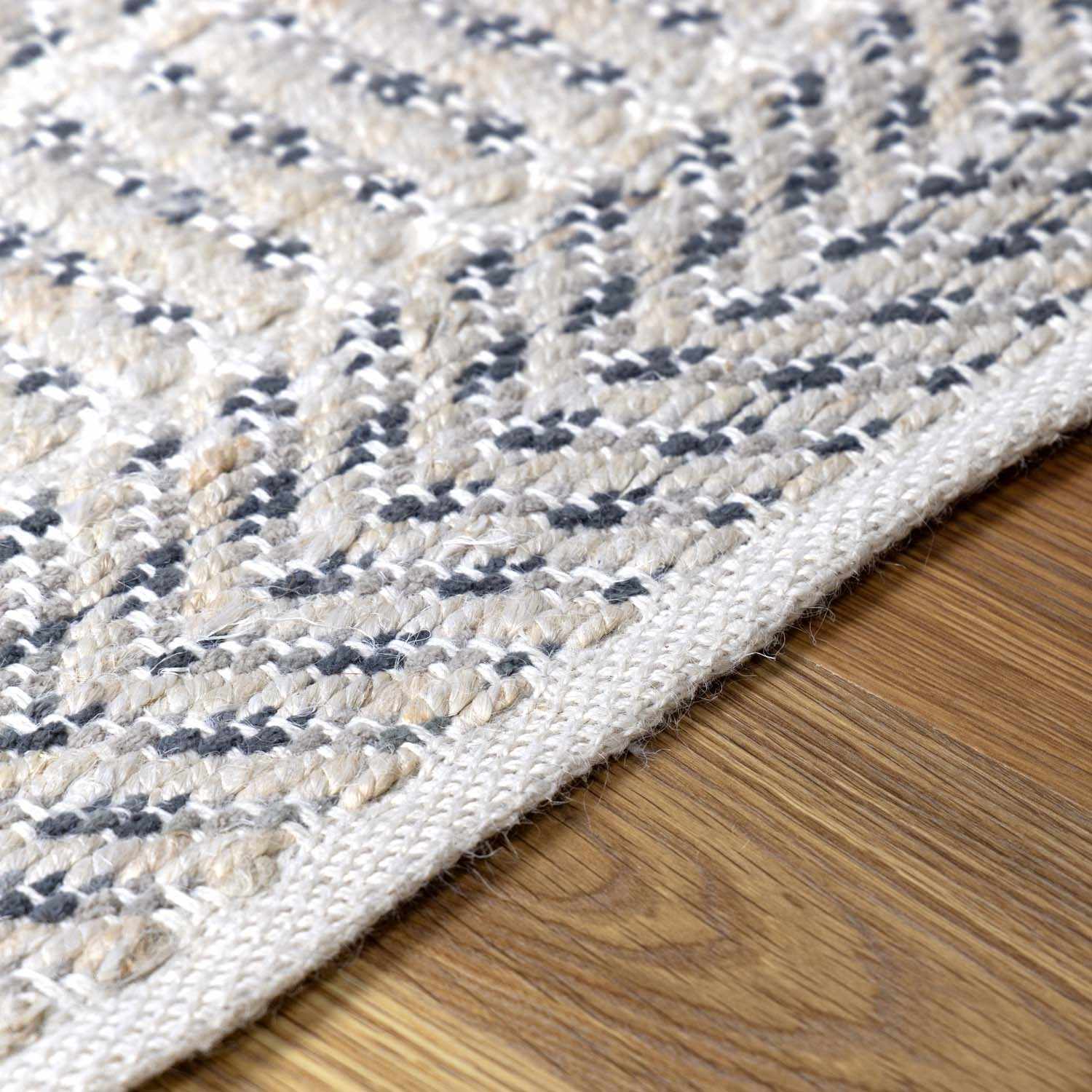 Pleak Handmade Jute Area Rug - Clearance - Image 3