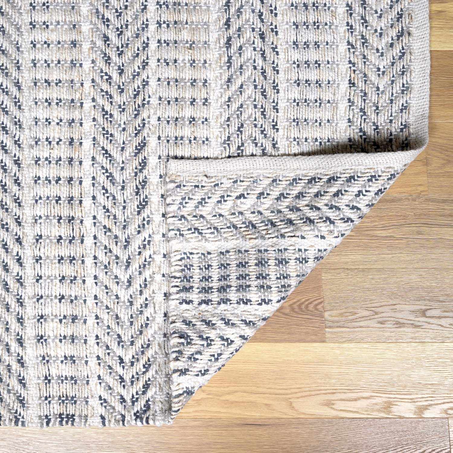 Pleak Handmade Jute Area Rug - Clearance - Image 5