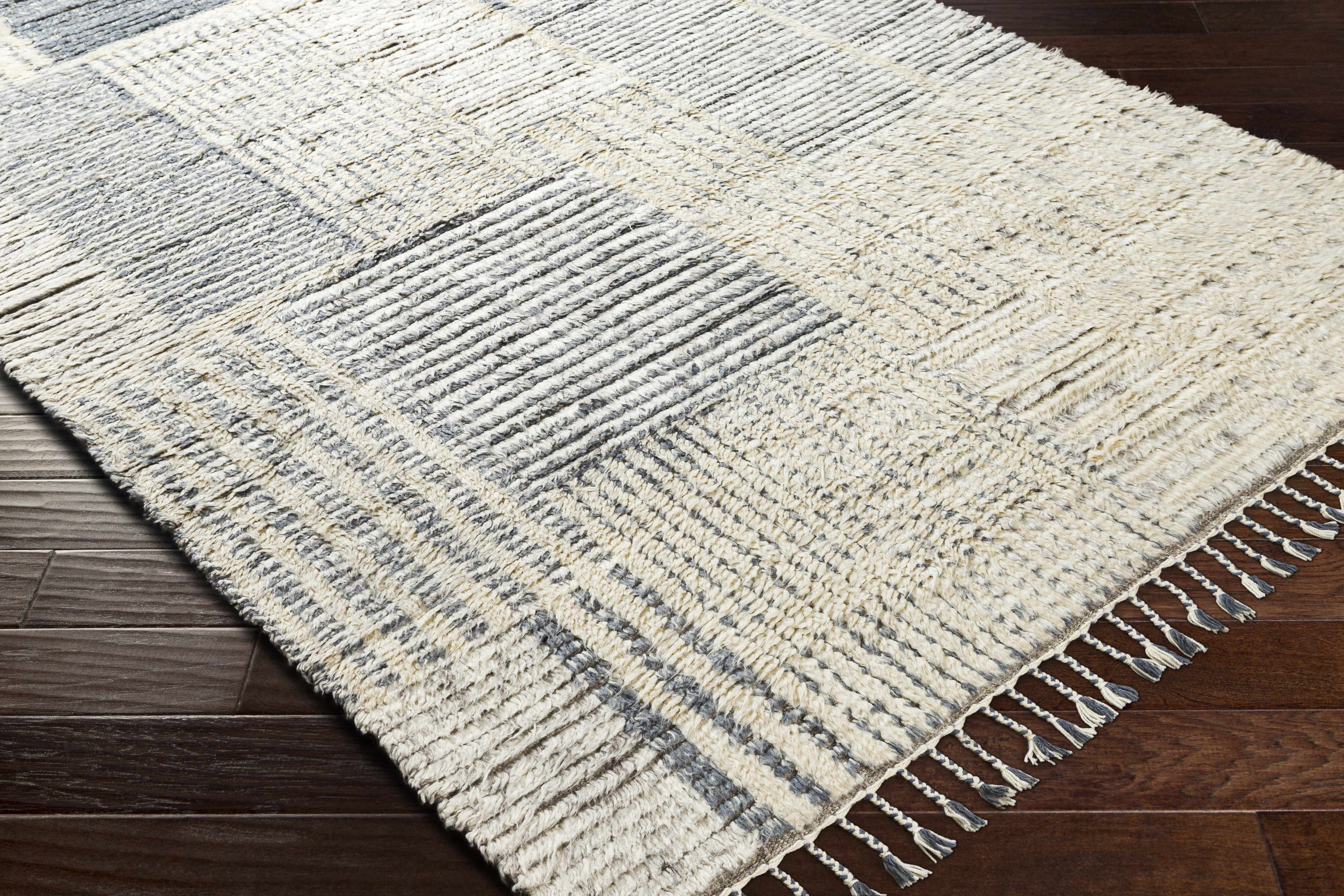 Plean Premium Rug - Clearance - Image 11