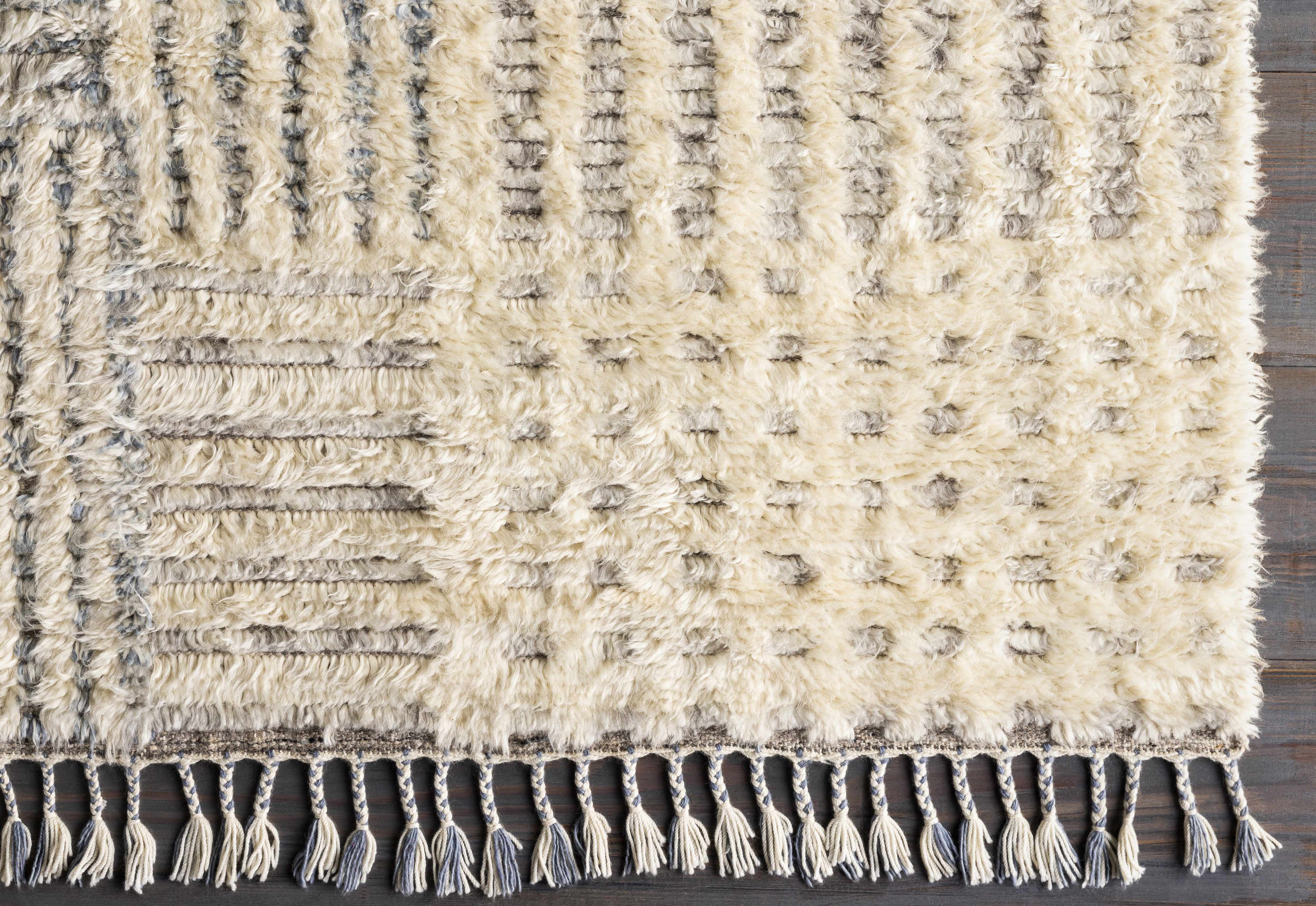 Plean Premium Rug - Clearance - Image 4