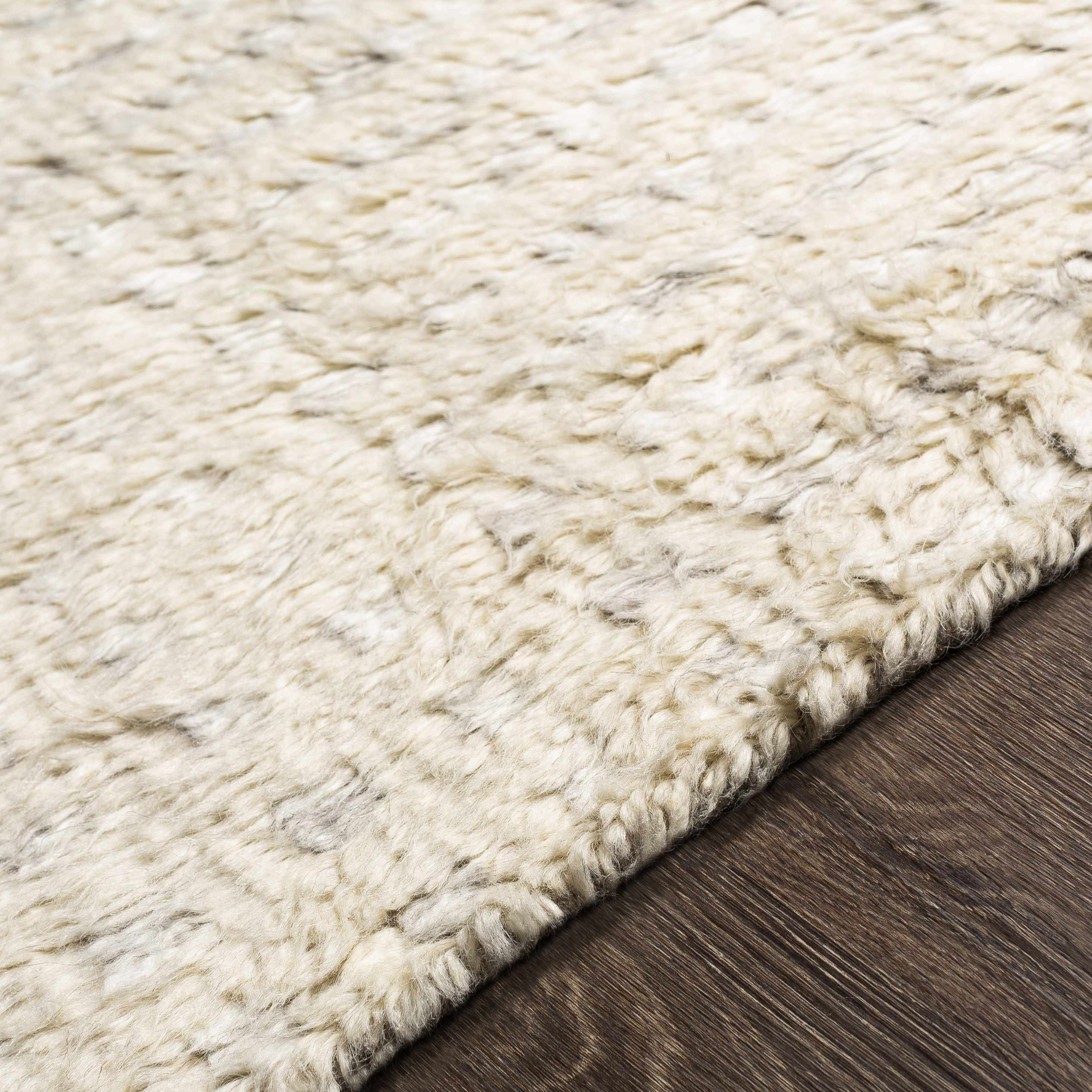 Plean Premium Rug - Clearance - Image 8