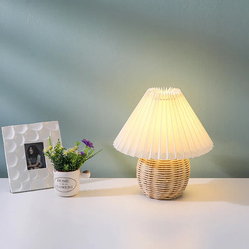 Pleated Fabric Bedside Table Lamp USB LED Light Retro Rattan Shade for Home Decor - Image 3