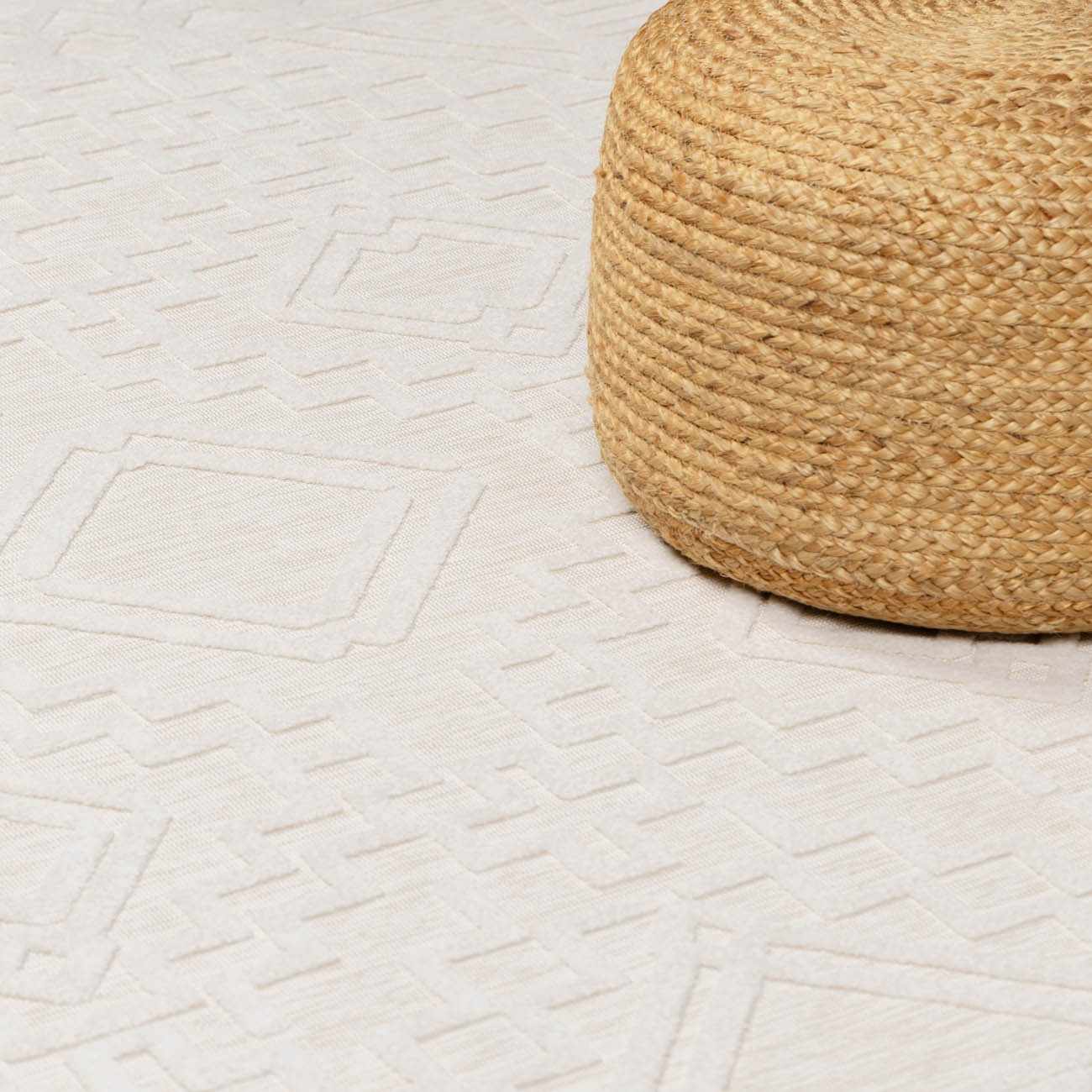 Plumtree 3D White Outdoor Rug - Image 13