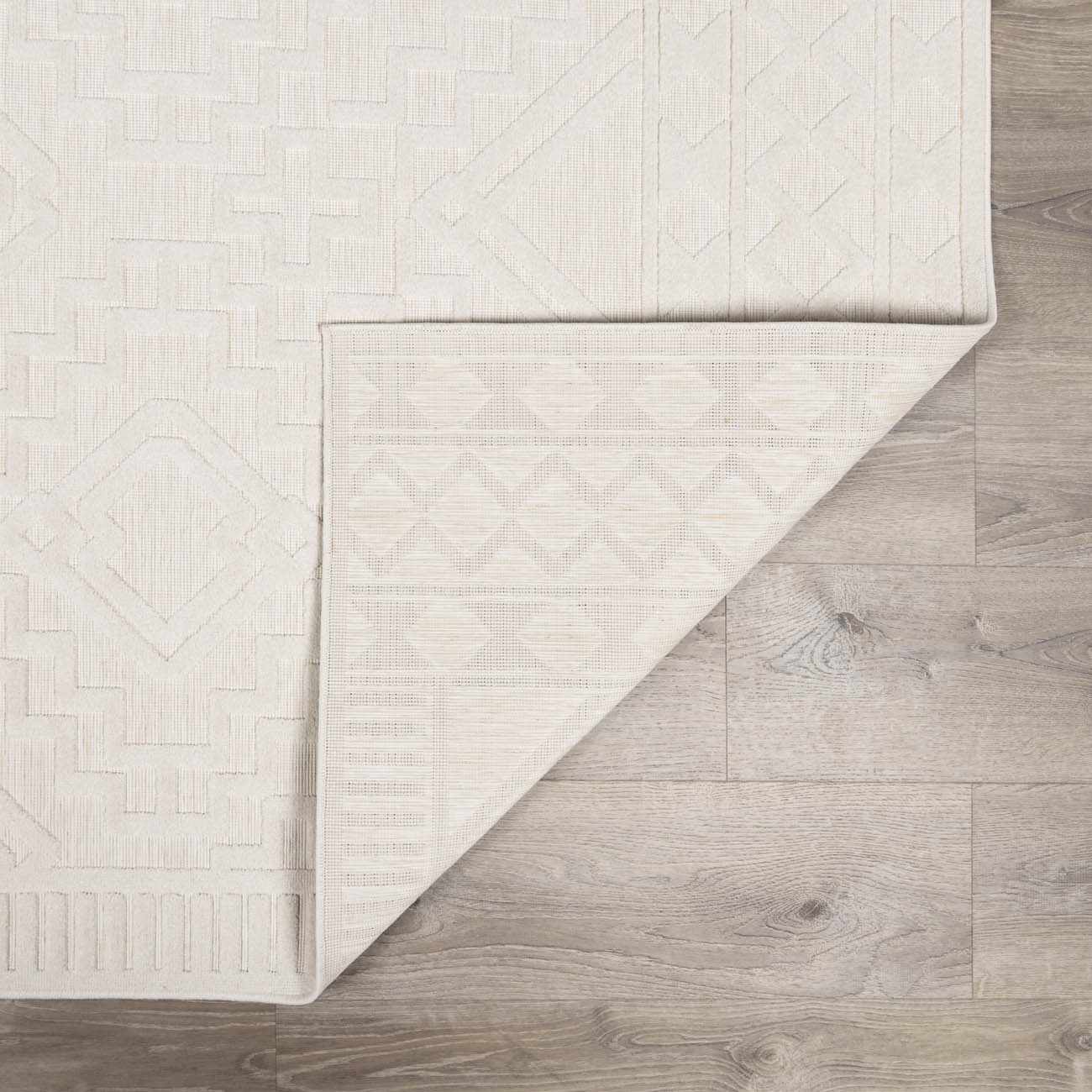 Plumtree 3D White Outdoor Rug - Image 6
