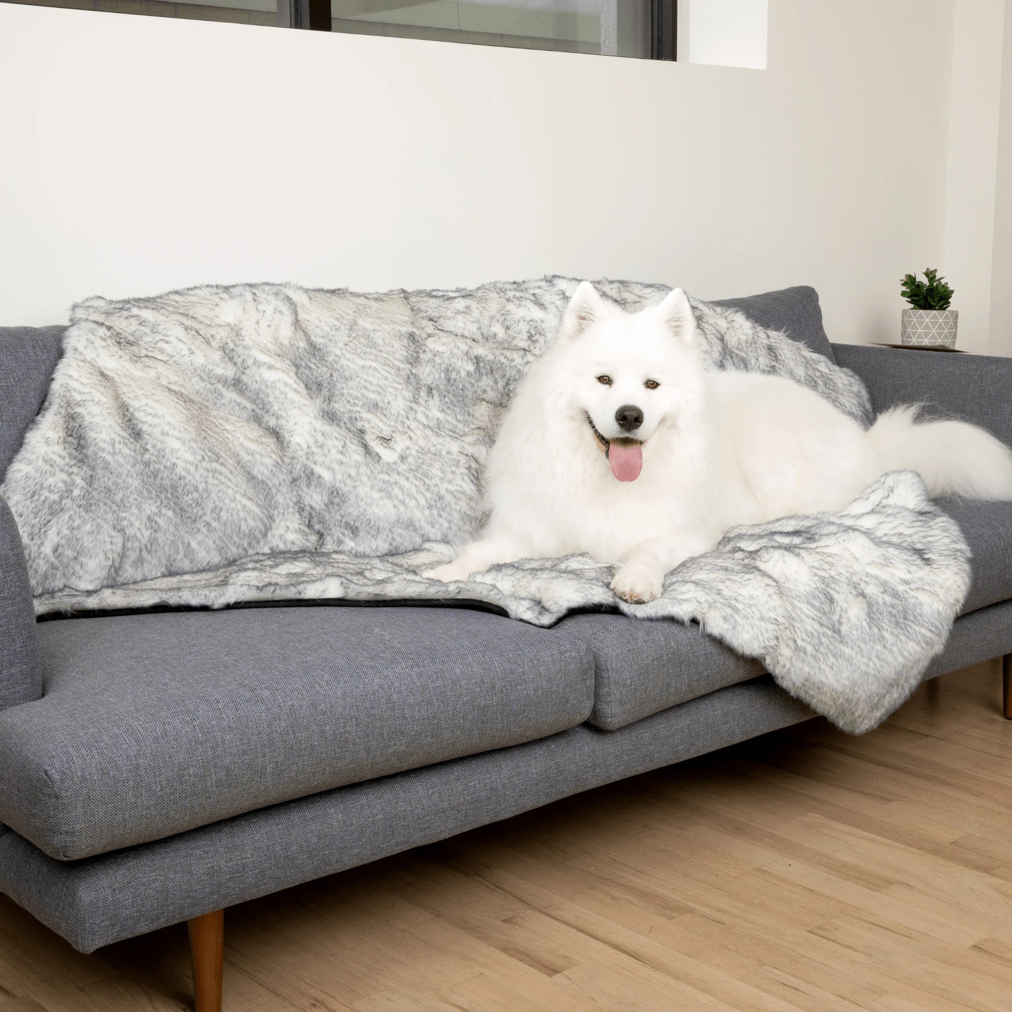 PupProtector™ Luxe Waterproof Faux Fur Blanket - Ultra Plush Arctic Fox - Image 12