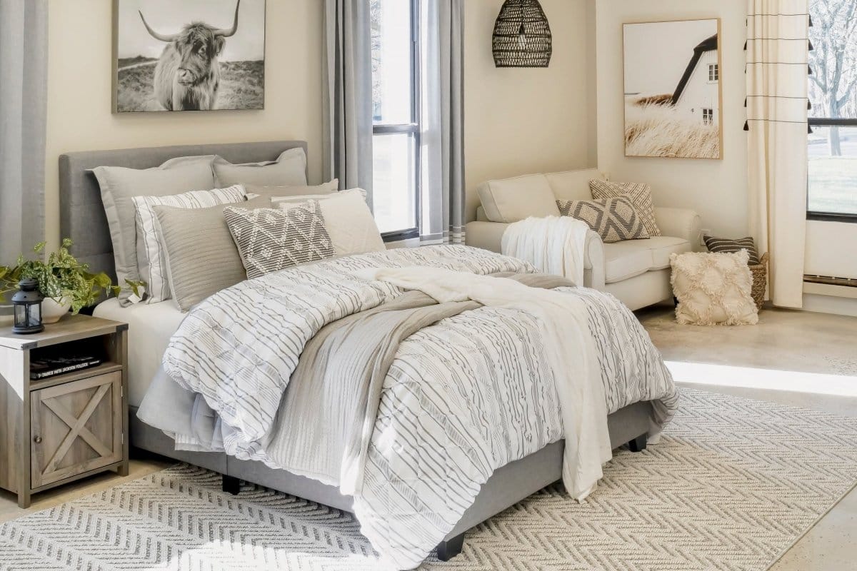 Ravello Pintuck Stripe 5 Piece Comforter Set - Image 11