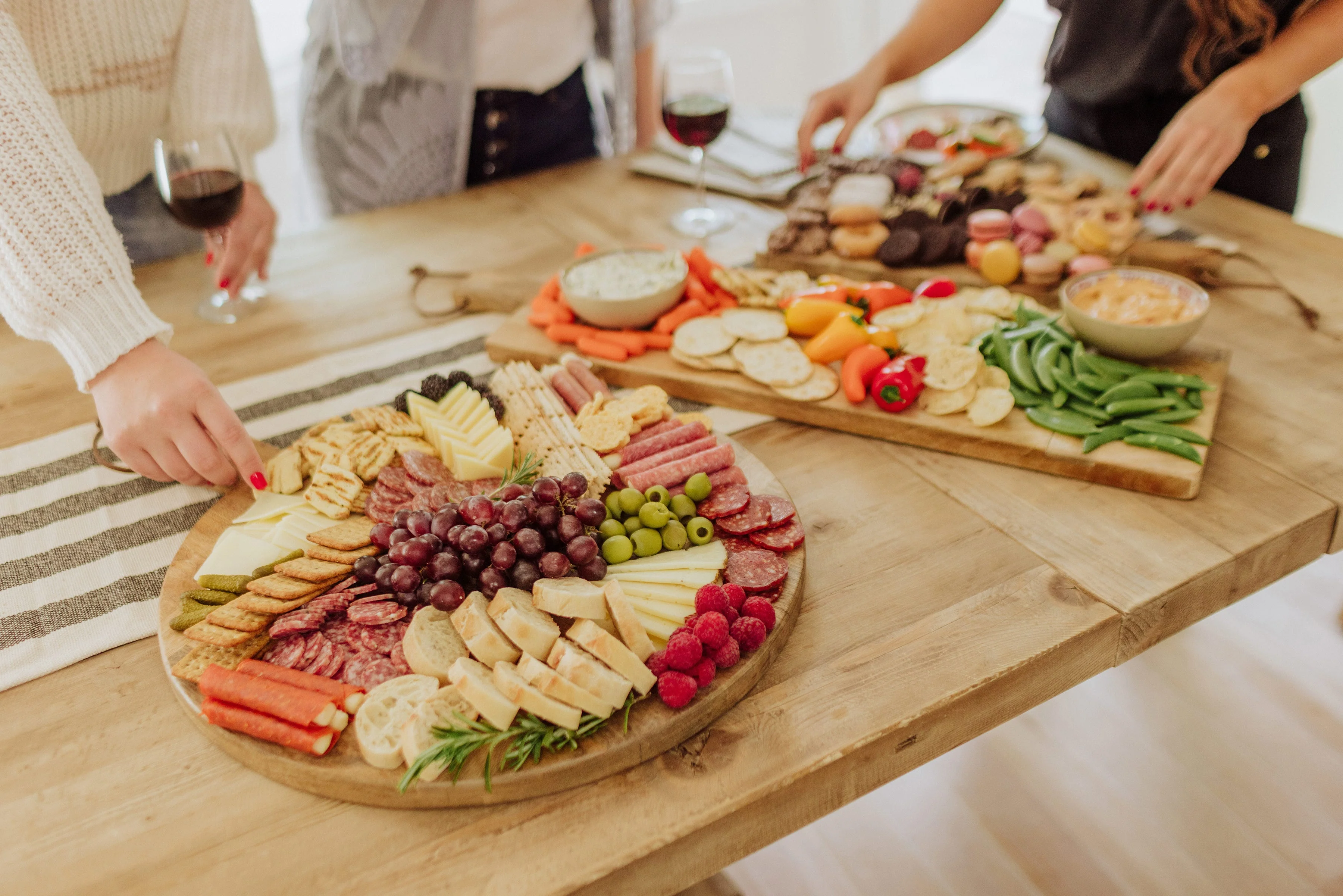 Ravi Round Charcuterie Board - Image 14