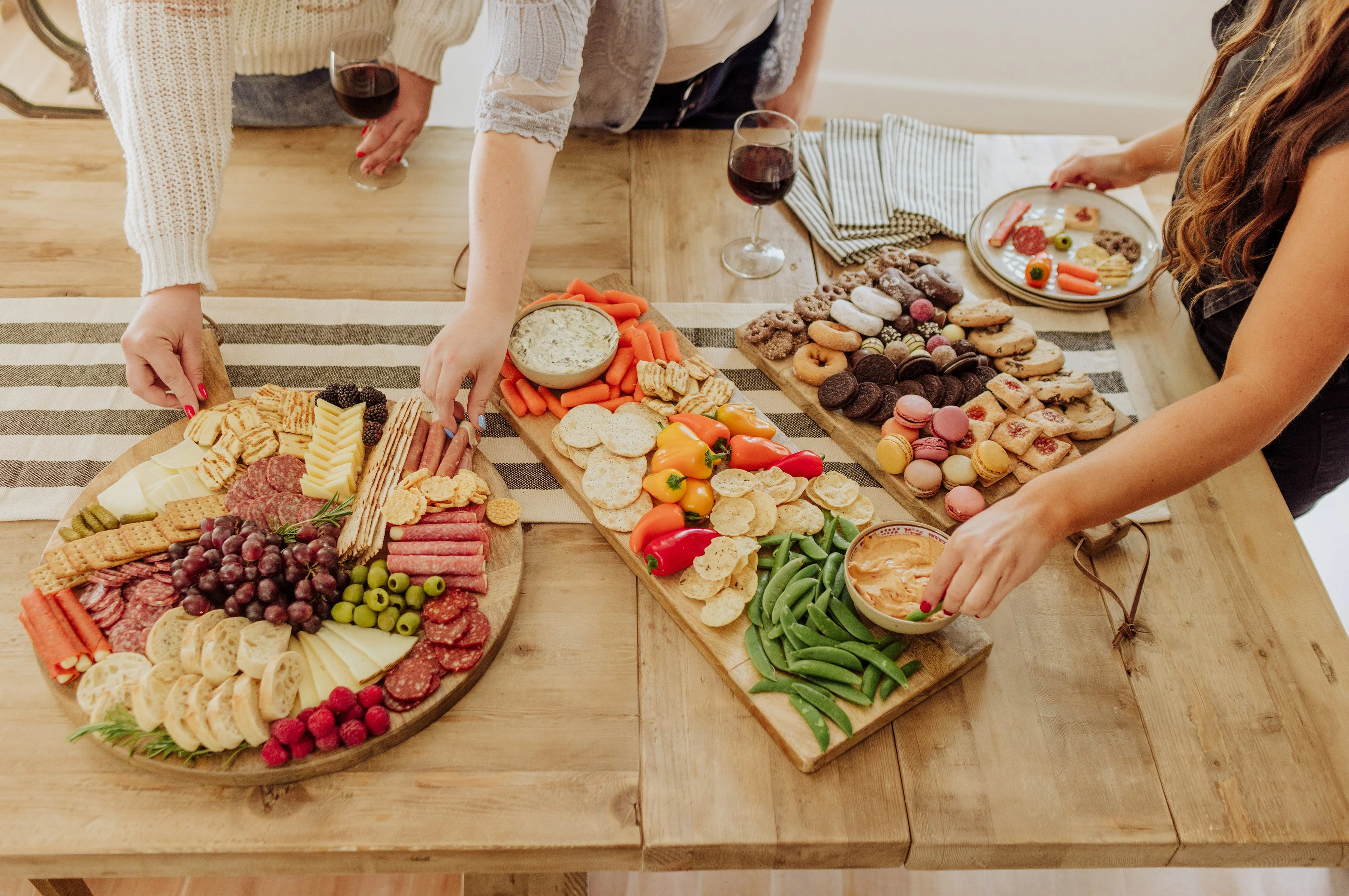 Ravi Round Charcuterie Board - Image 15