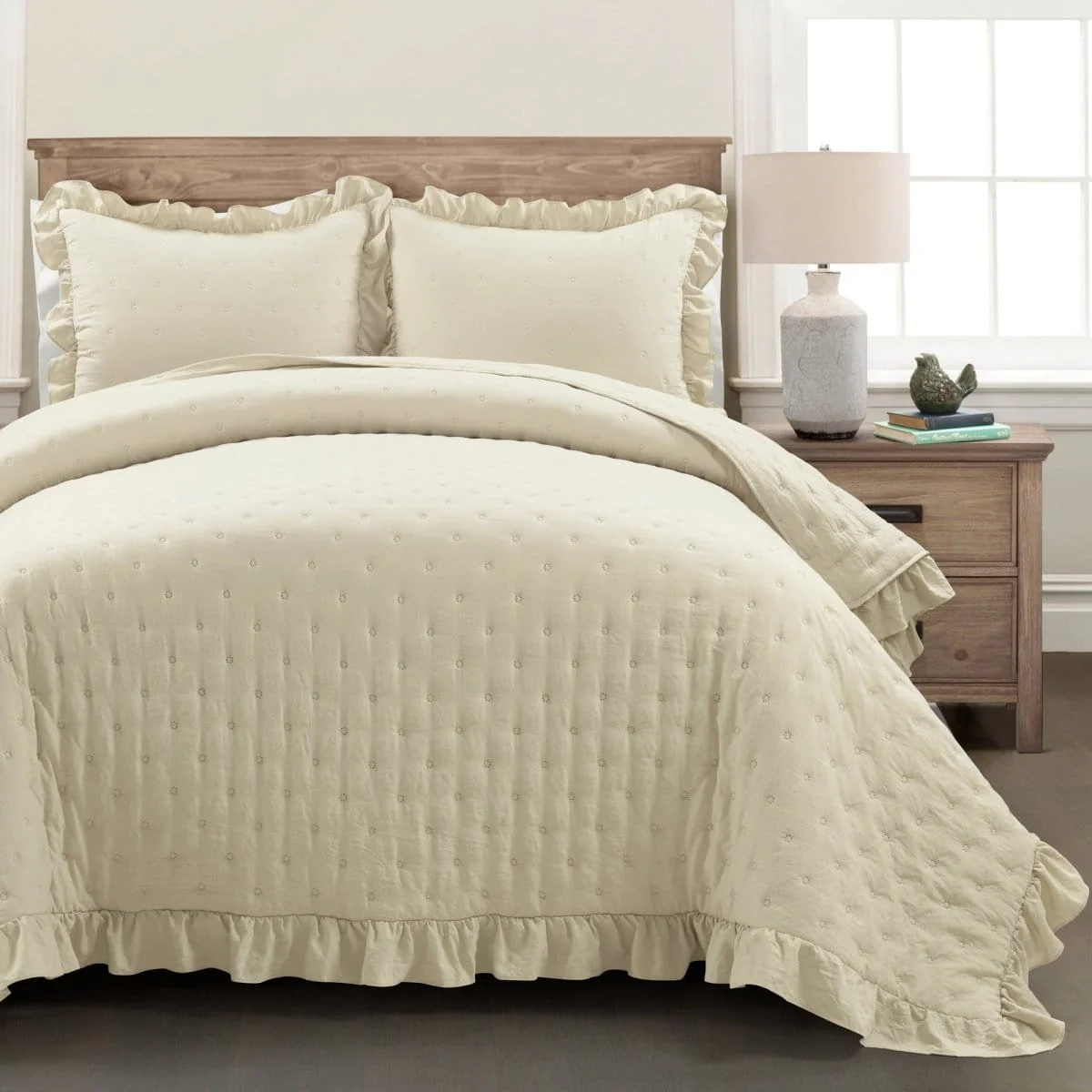 Reyna Ruffle Reversible Oversized 3 Piece Quilt Set - Image 3