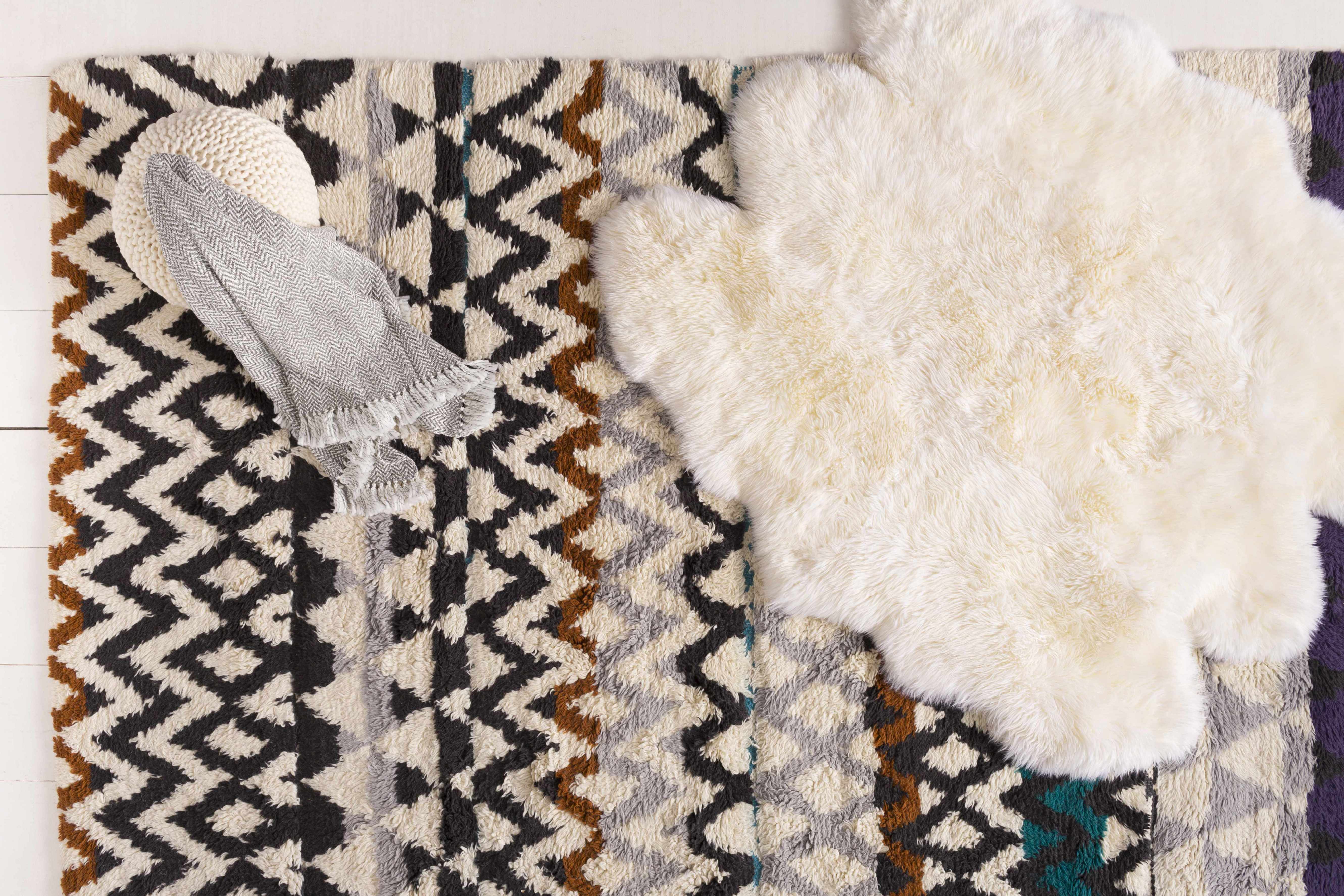 Roth Area Rug - Clearance - Image 3