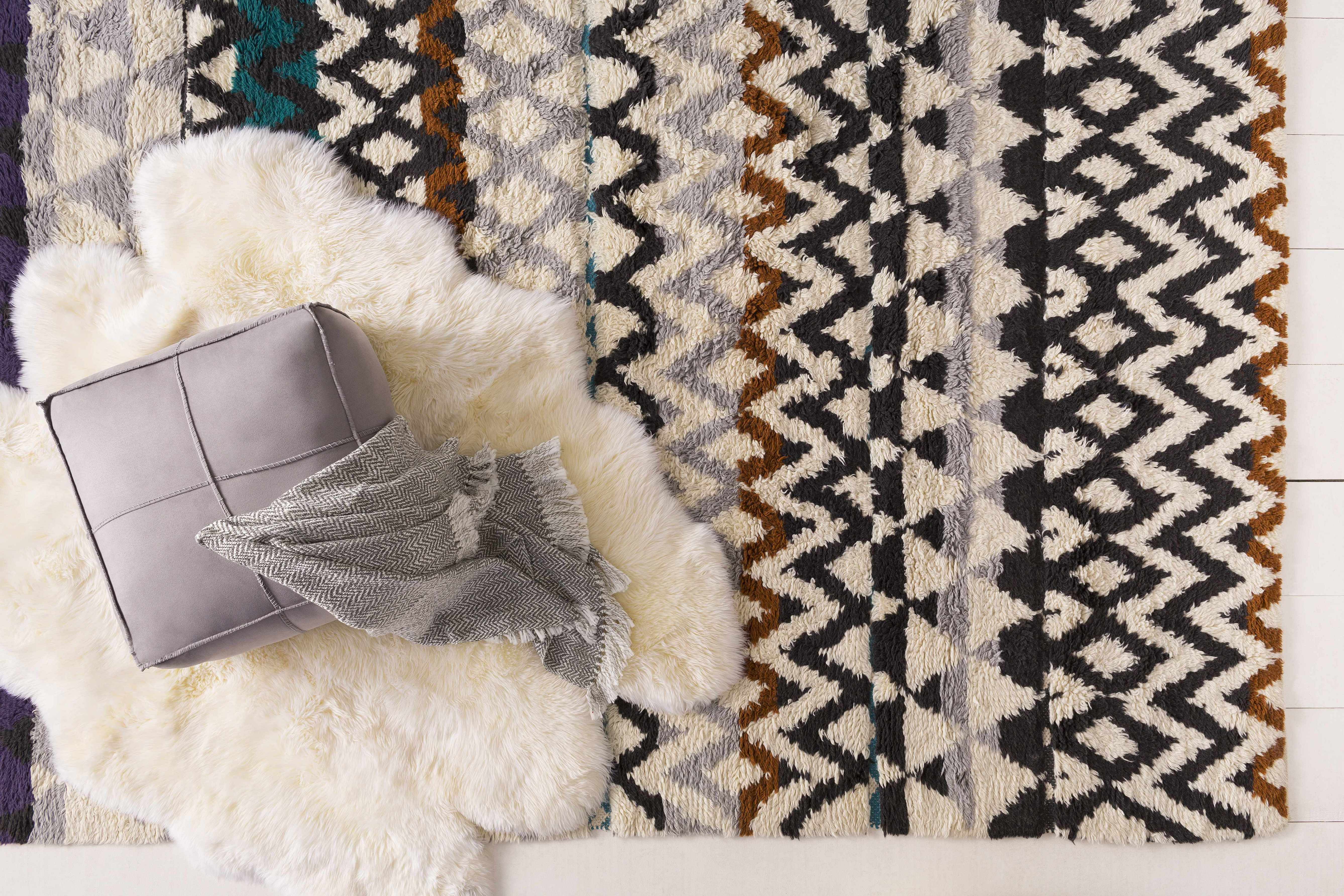 Roth Area Rug - Clearance - Image 4