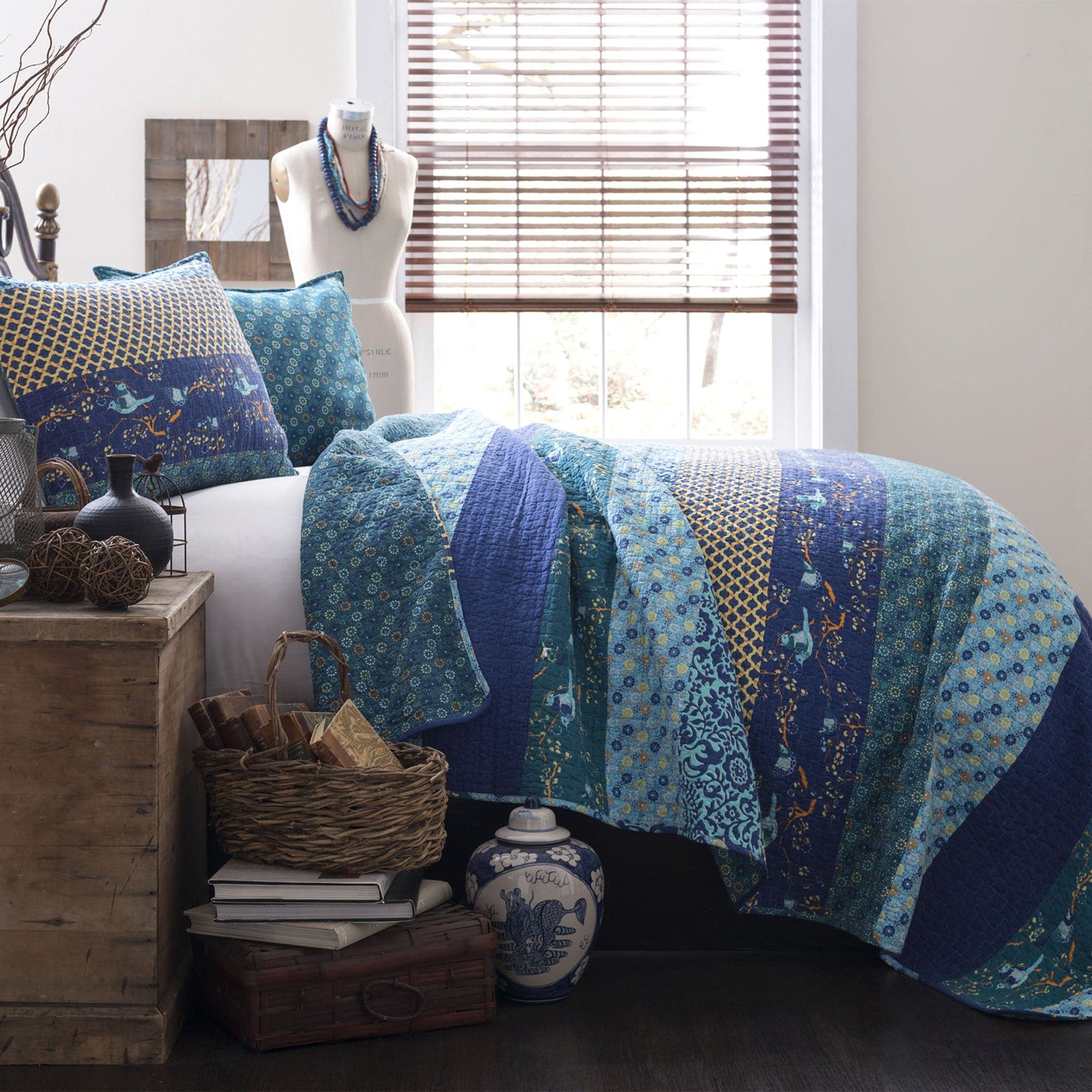 Royal Empire Quilt Set - Image 36