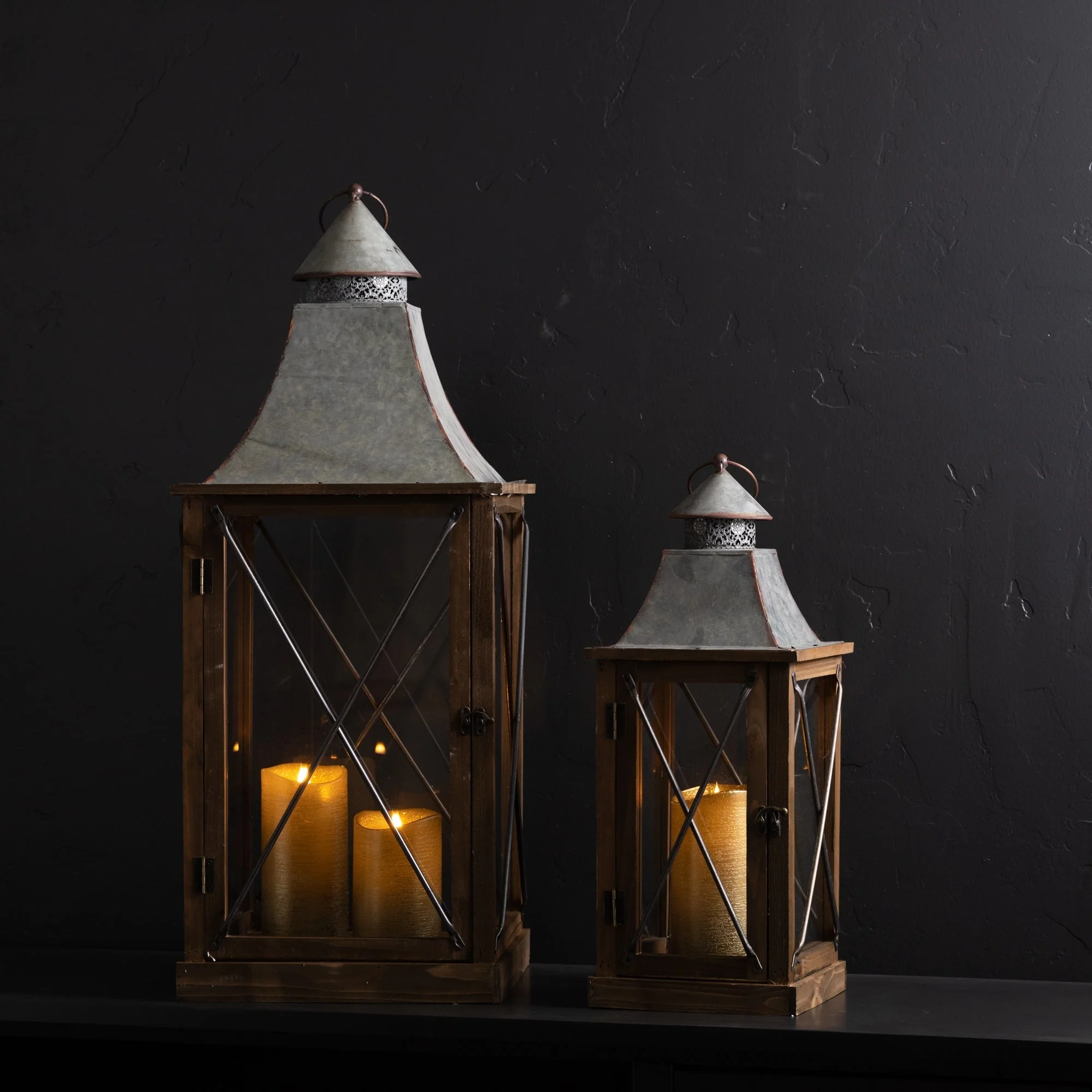 Rustic wood lantern with galvanized metal lid (set of 2) - Image 3