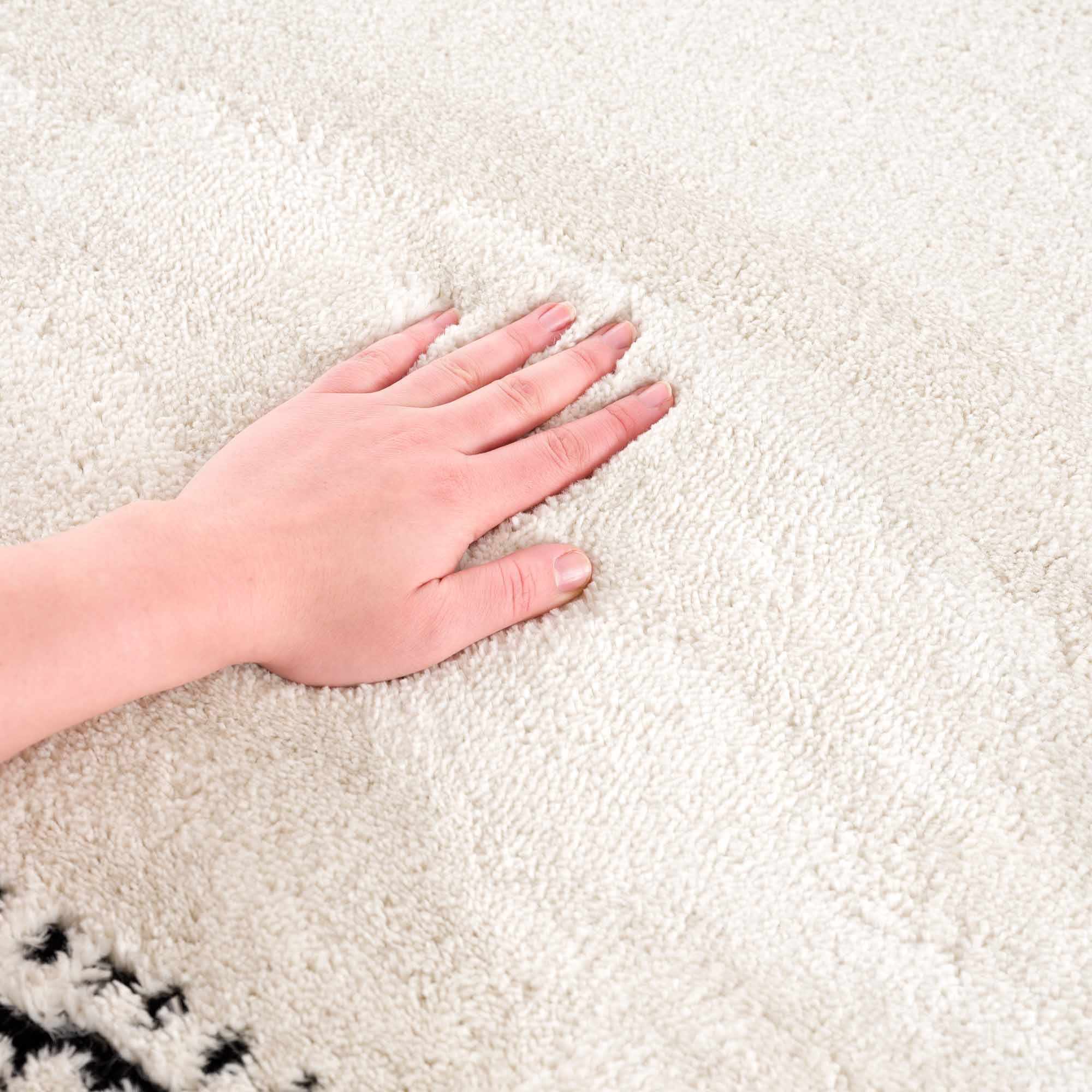 Ryuu Black & White Area Rug - Clearance - Image 5