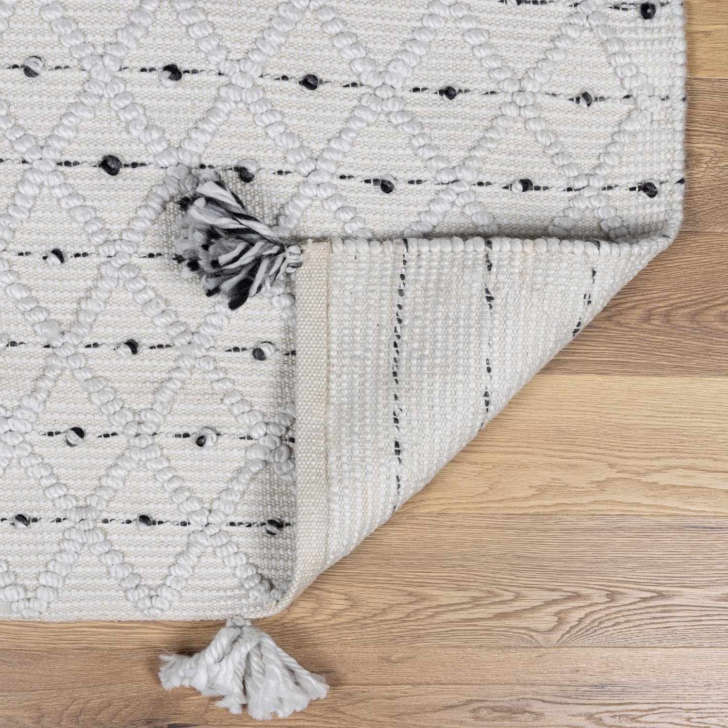 Sadleir Indoor & Outdoor Rug - Clearance - Image 5