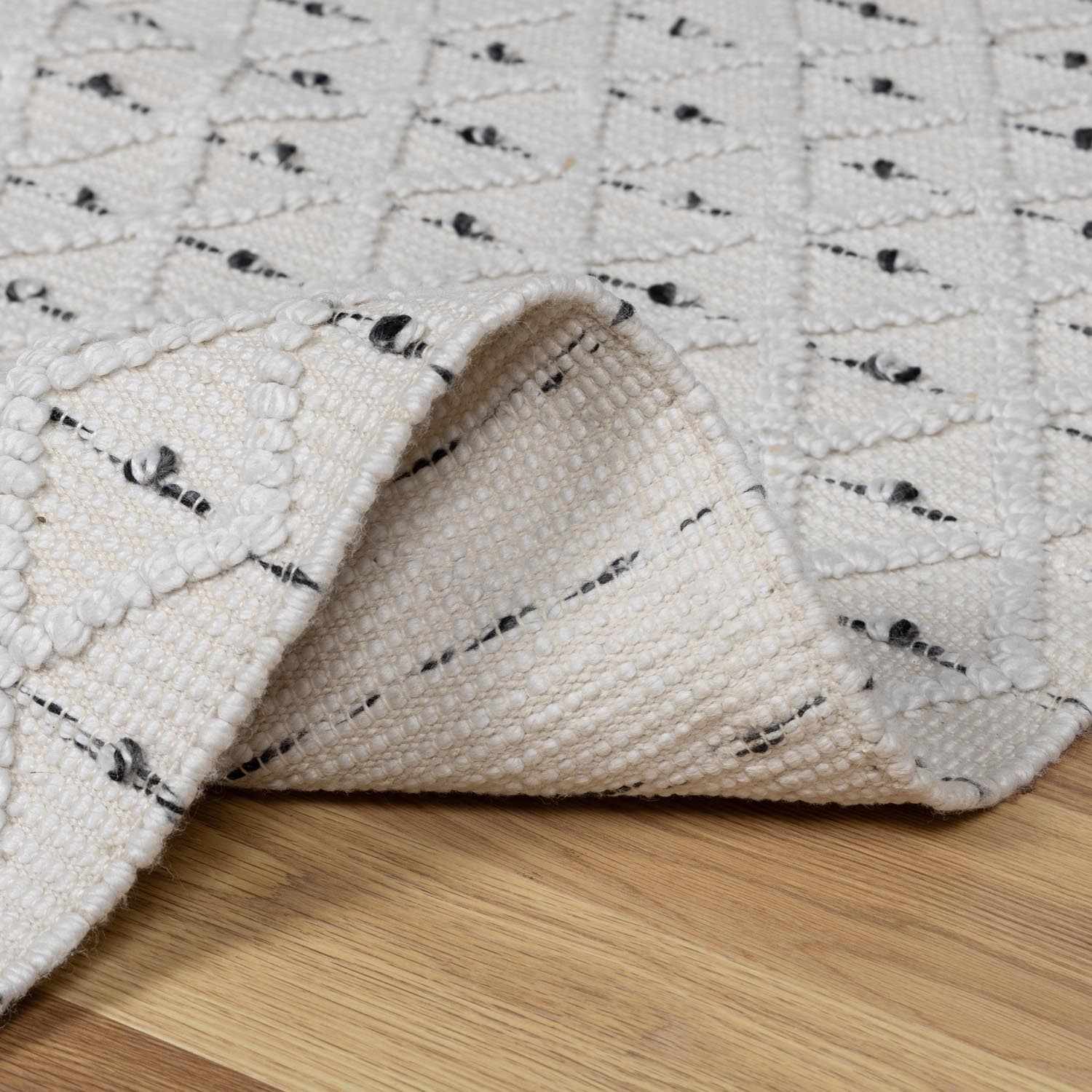 Sadleir Indoor & Outdoor Rug - Clearance - Image 6