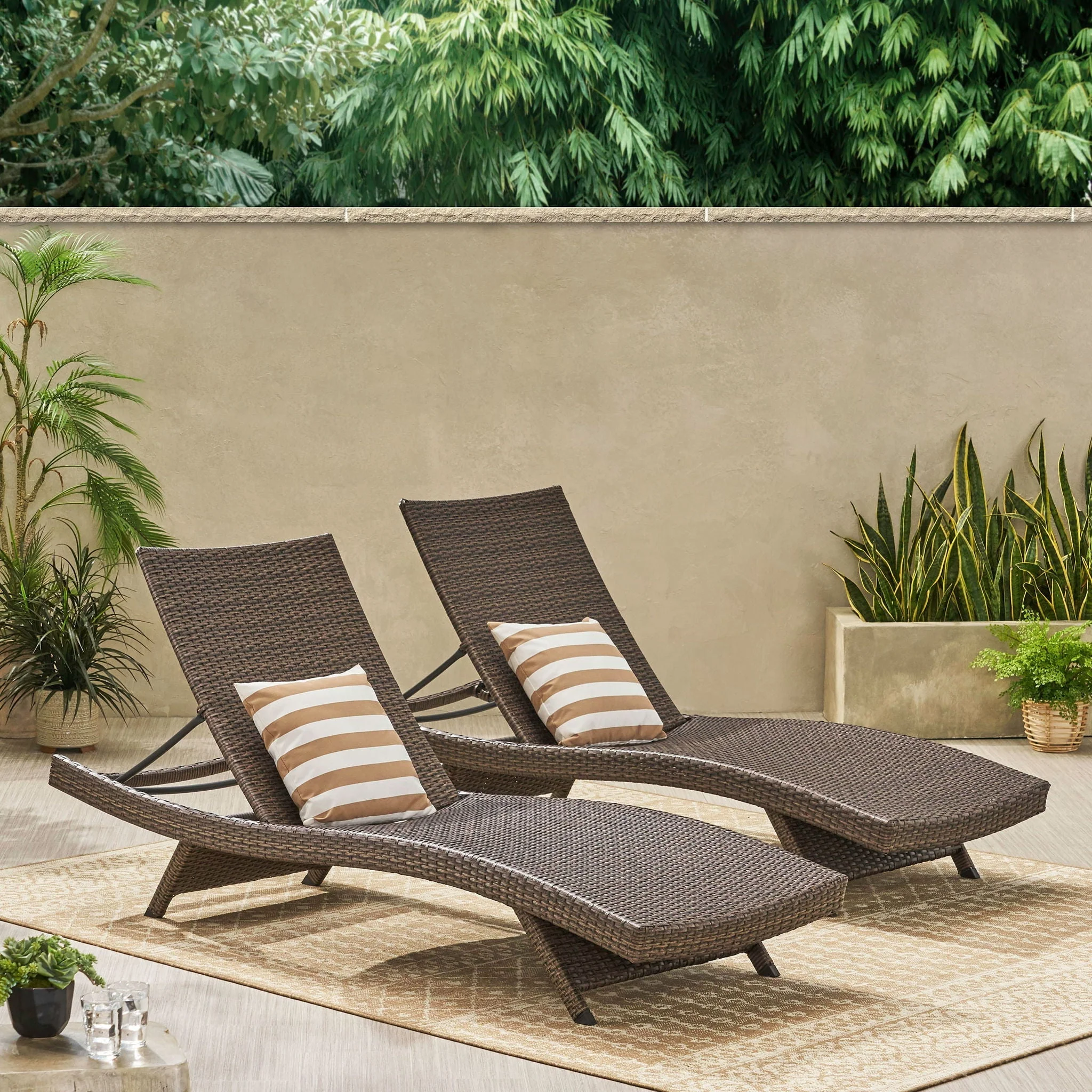 Salem - Chaise Lounge - Image 12