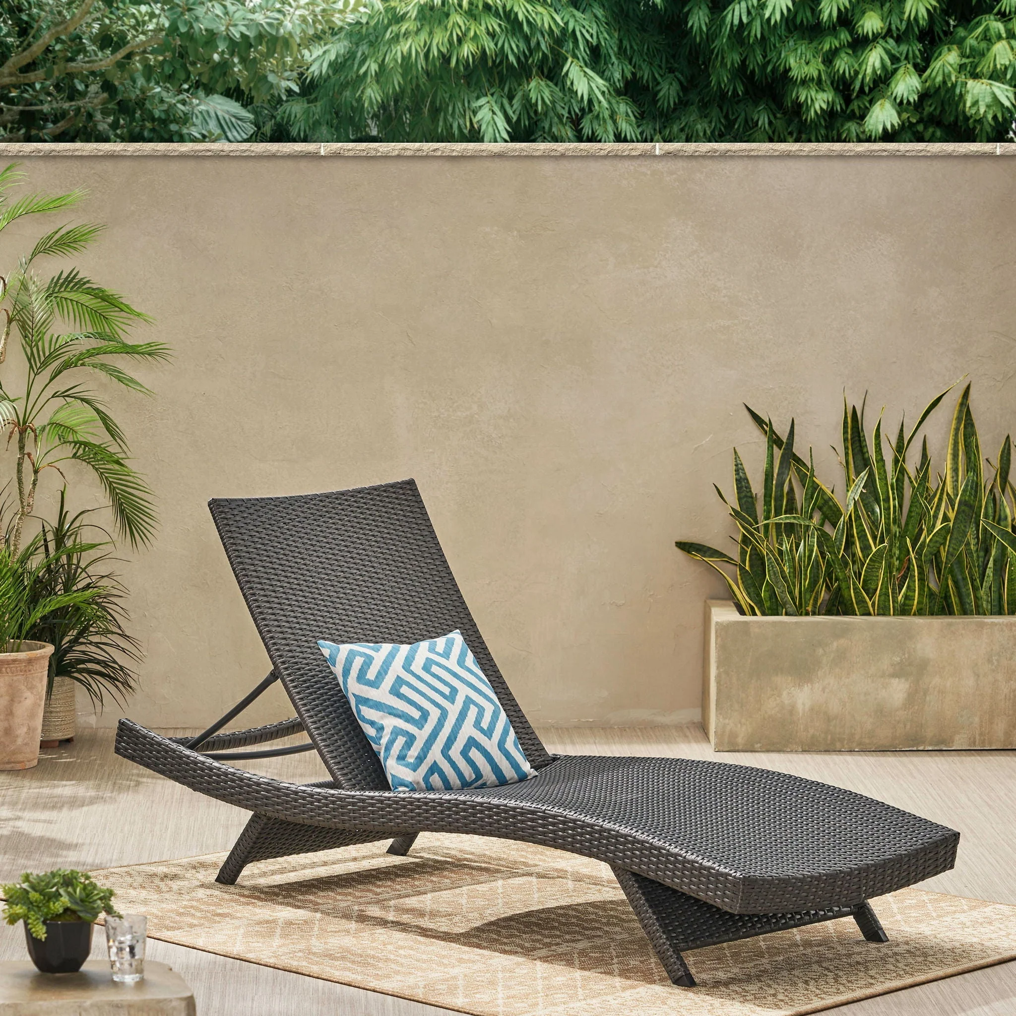 Salem - Chaise Lounge - Image 31