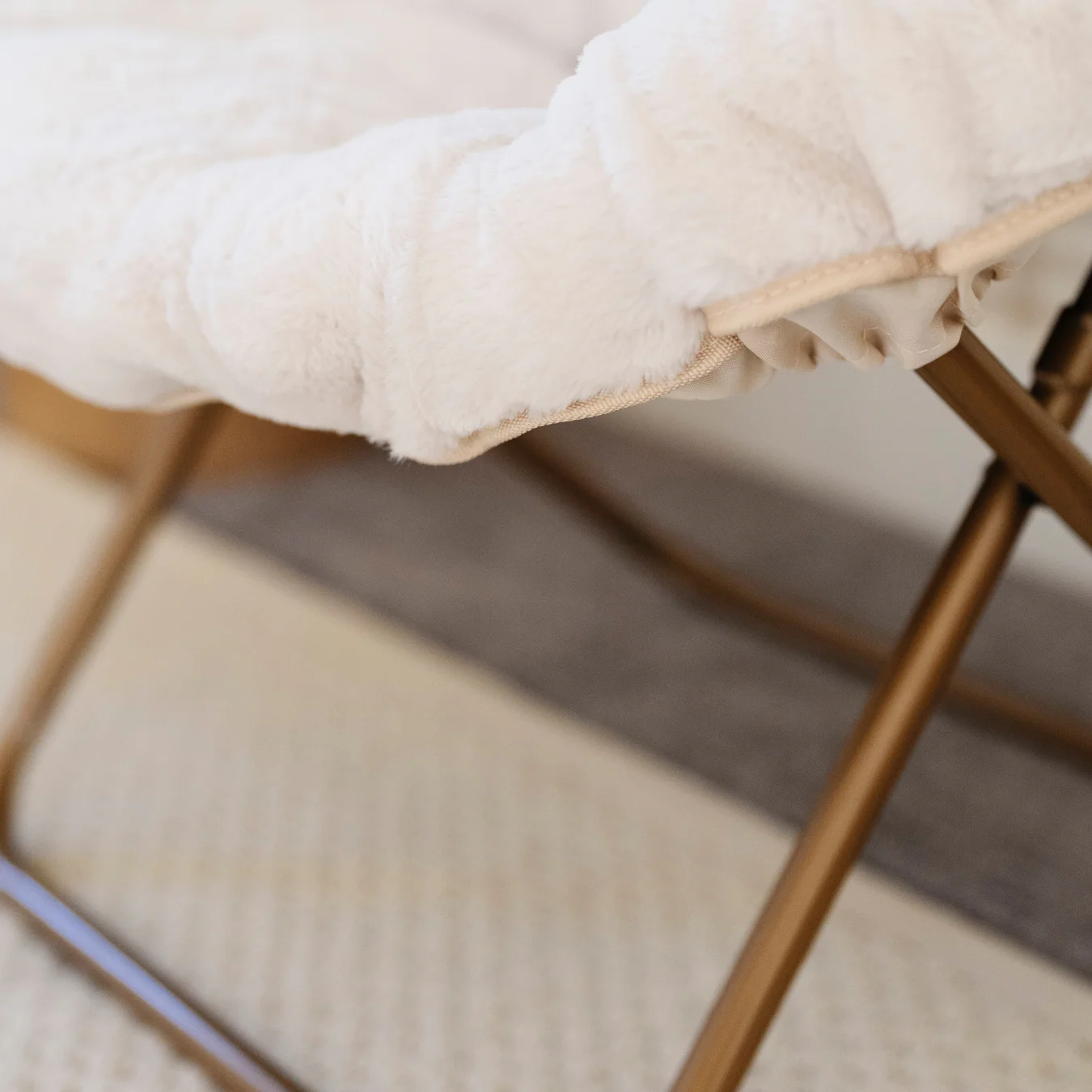 Saucer Chair Kids Chair with Faux Fur Cover - Image 4