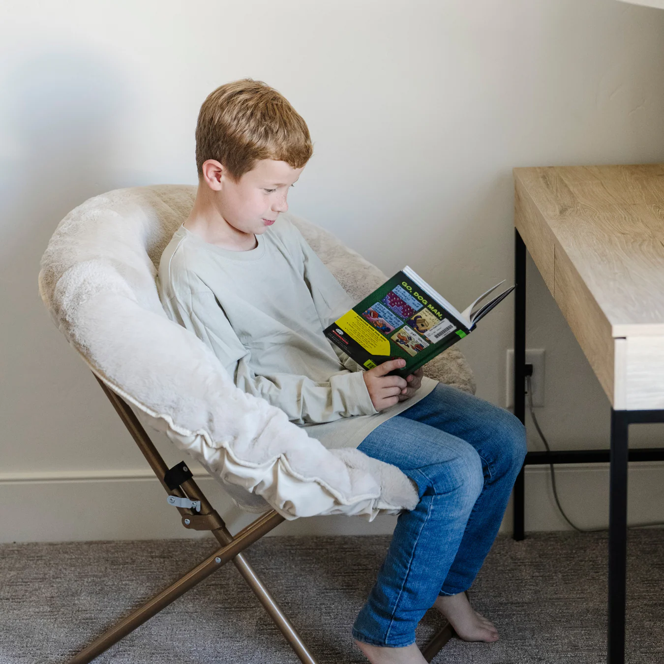 Saucer Chair Kids Chair with Faux Fur Cover - Image 9