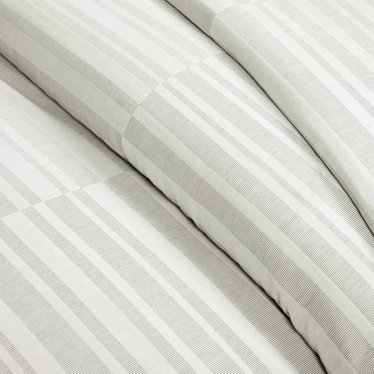 Sawyer Modern Broken Stripe Duvet Cover 3 Piece Set - Image 2