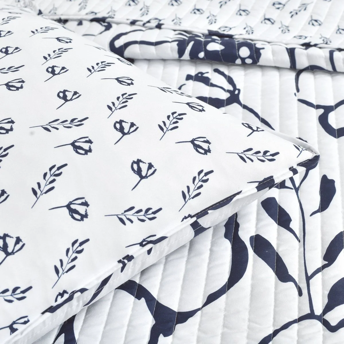 Scandinavian Floral Quilt 3 Piece Set - Image 11