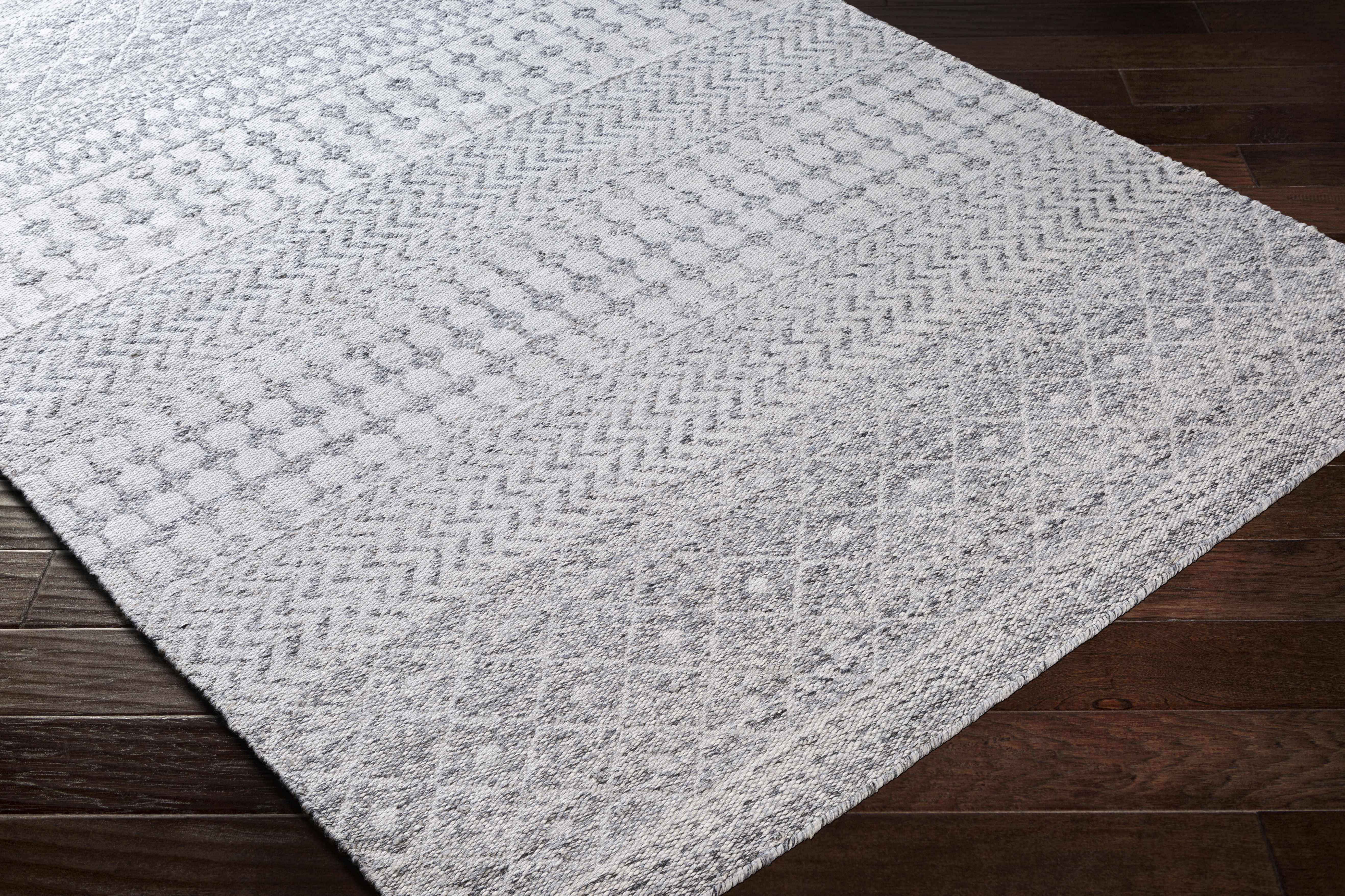 Seafield Indoor & Outdoor Rug - Clearance - Image 4