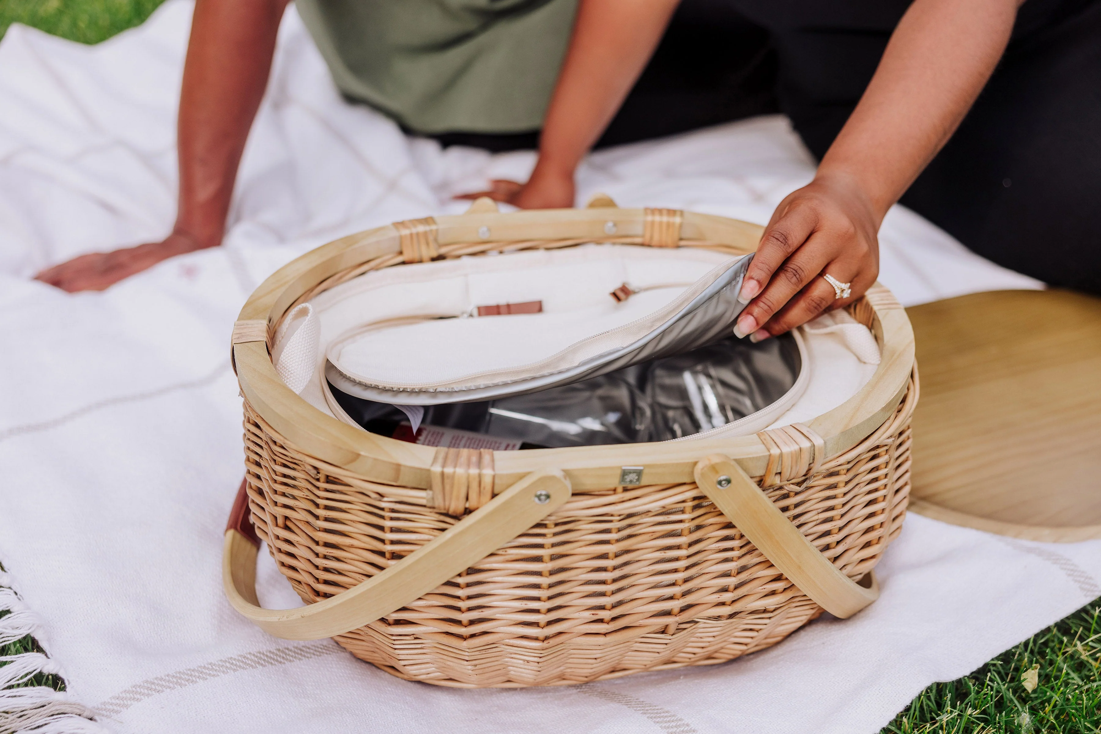 Sequoia Picnic Basket - Image 7