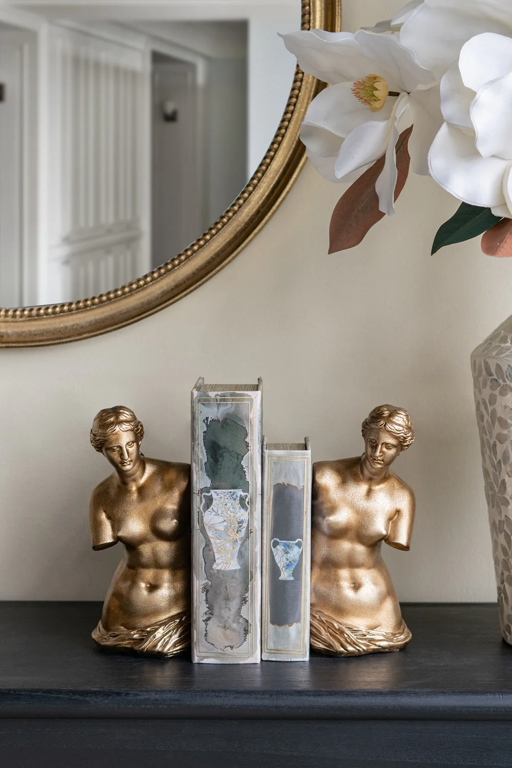 Set of 2 4.5x5x10' Venus de Milo Bust Bookends with Gold Finish - Image 8