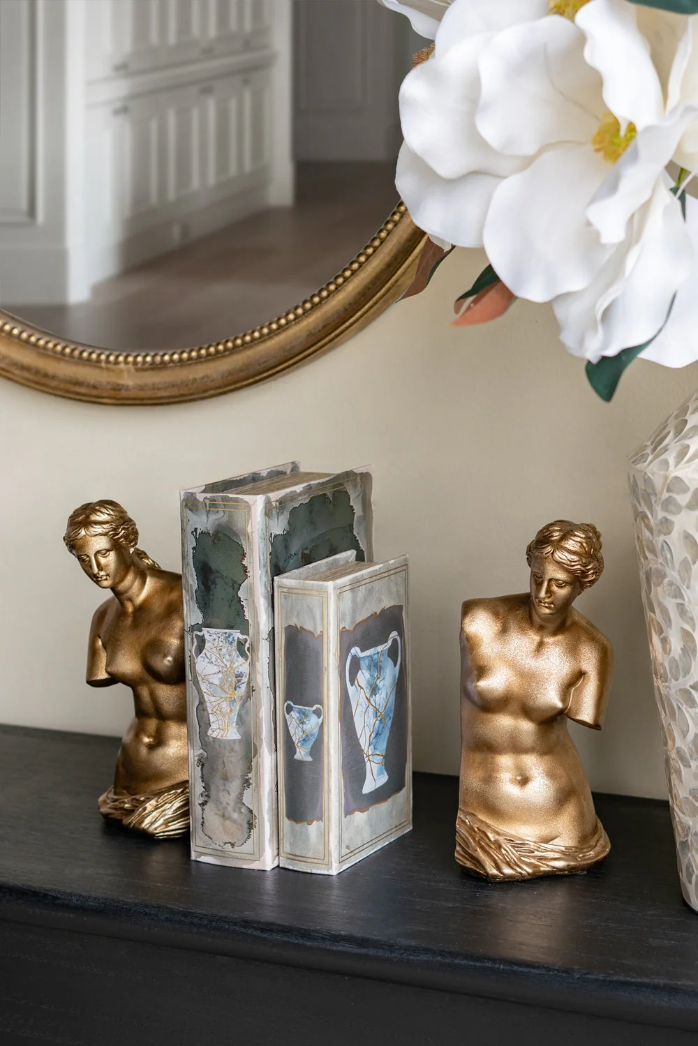 Set of 2 4.5x5x10' Venus de Milo Bust Bookends with Gold Finish - Image 9