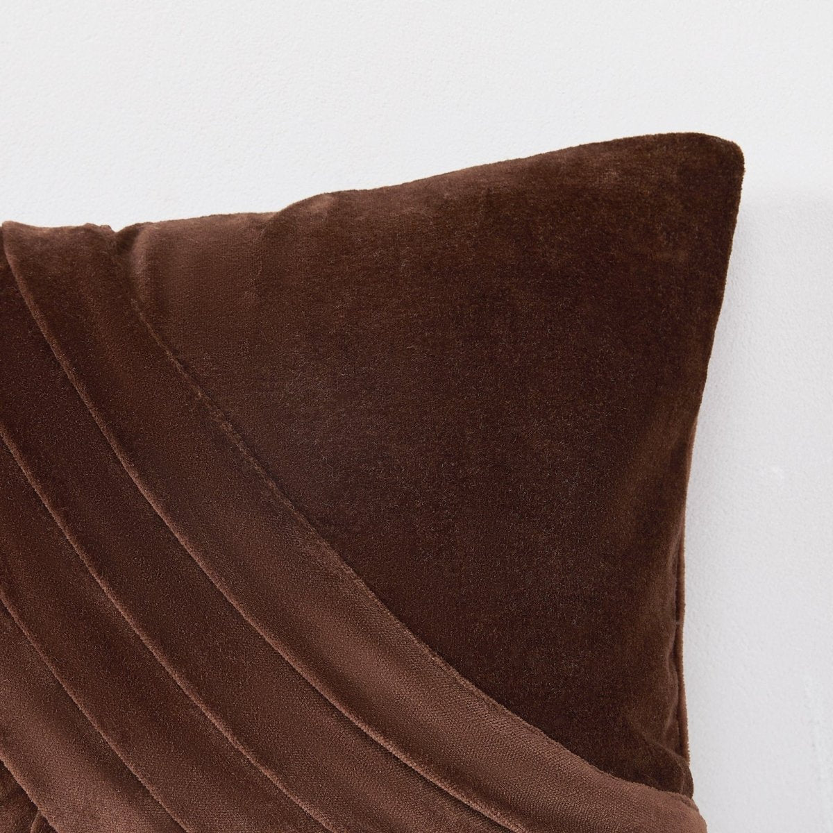 Shitake Velvet Decorative Pillow Cover - Image 4