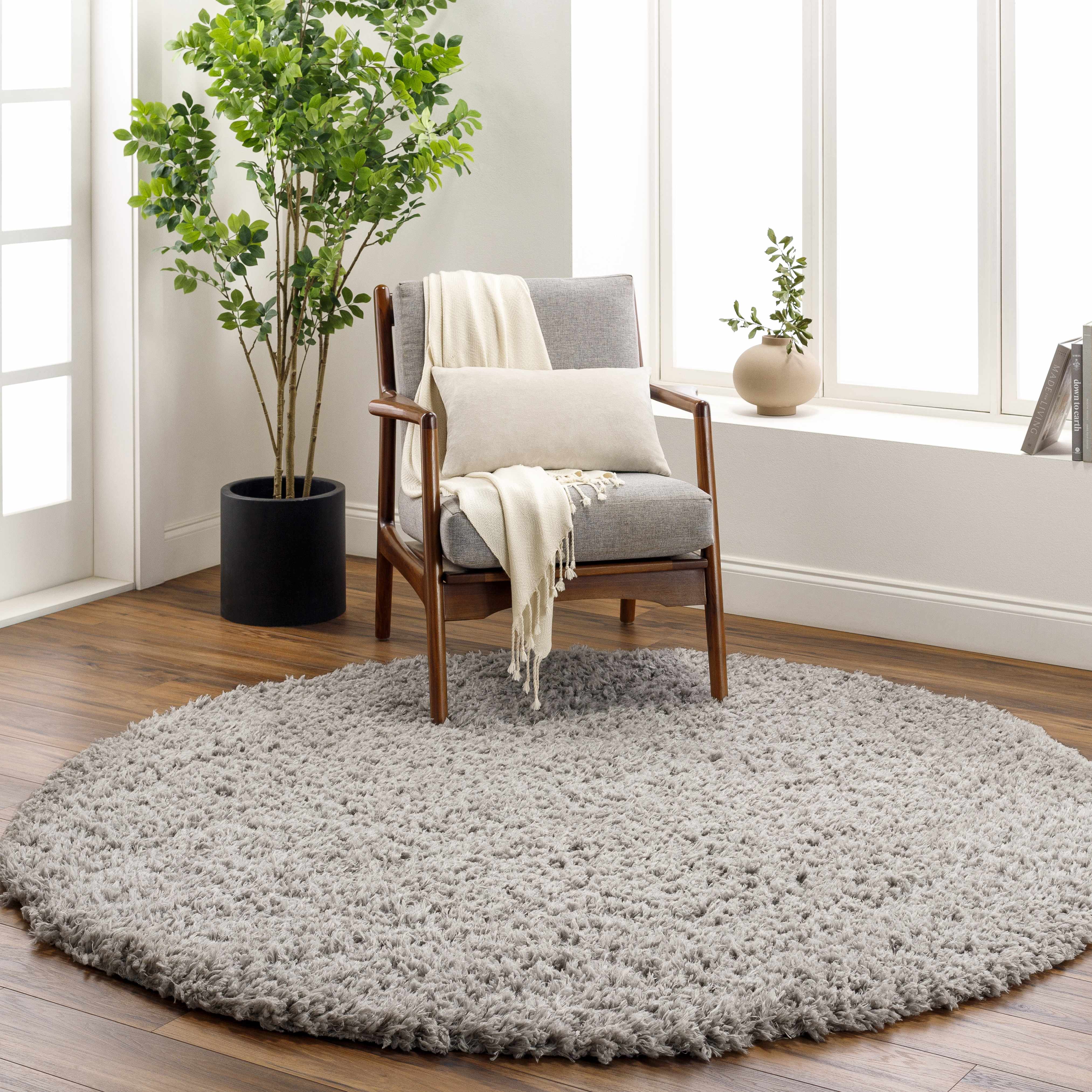 Siari Solid Medium Gray Shag Rug - Image 4