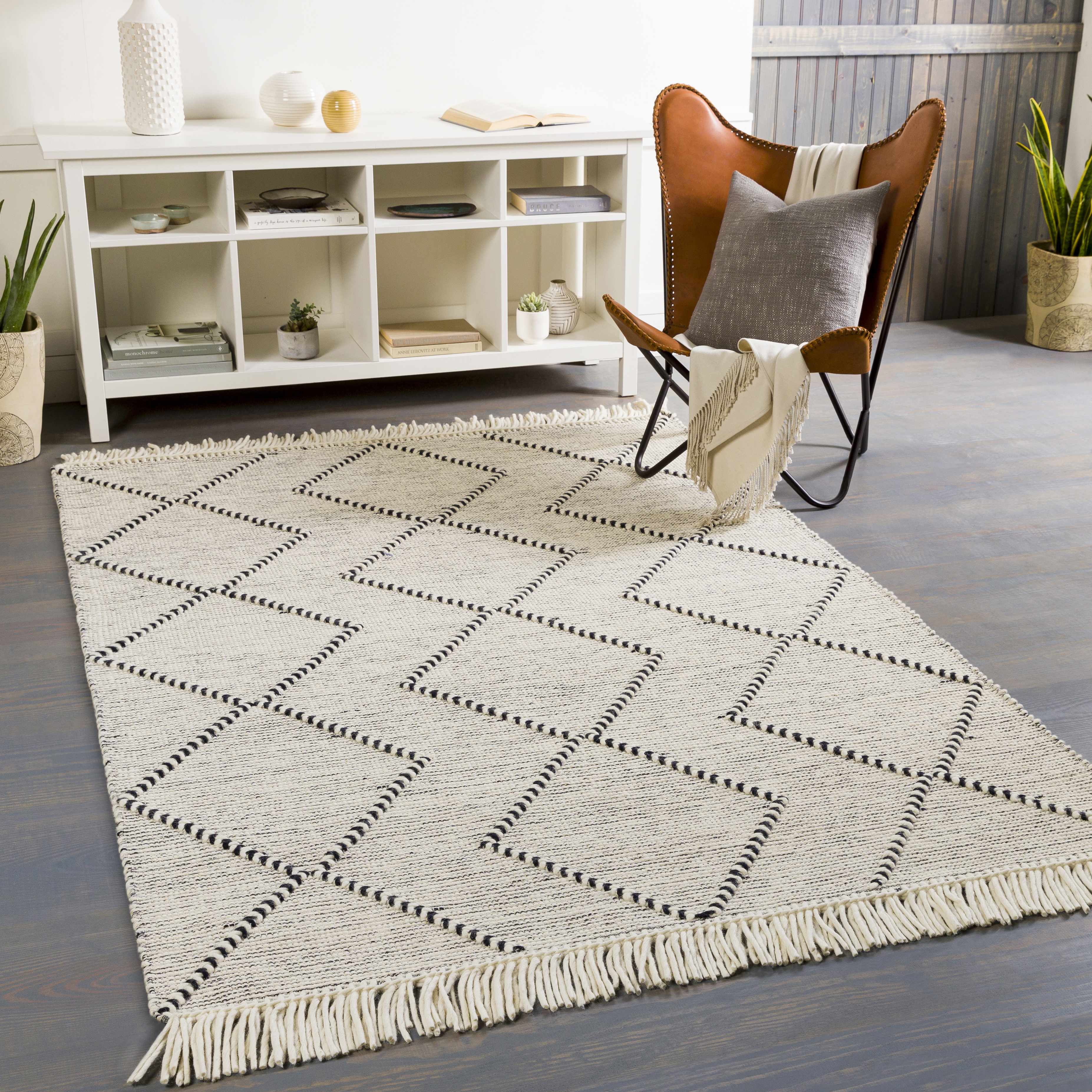 Siguinon Area Rug - Clearance - Image 5