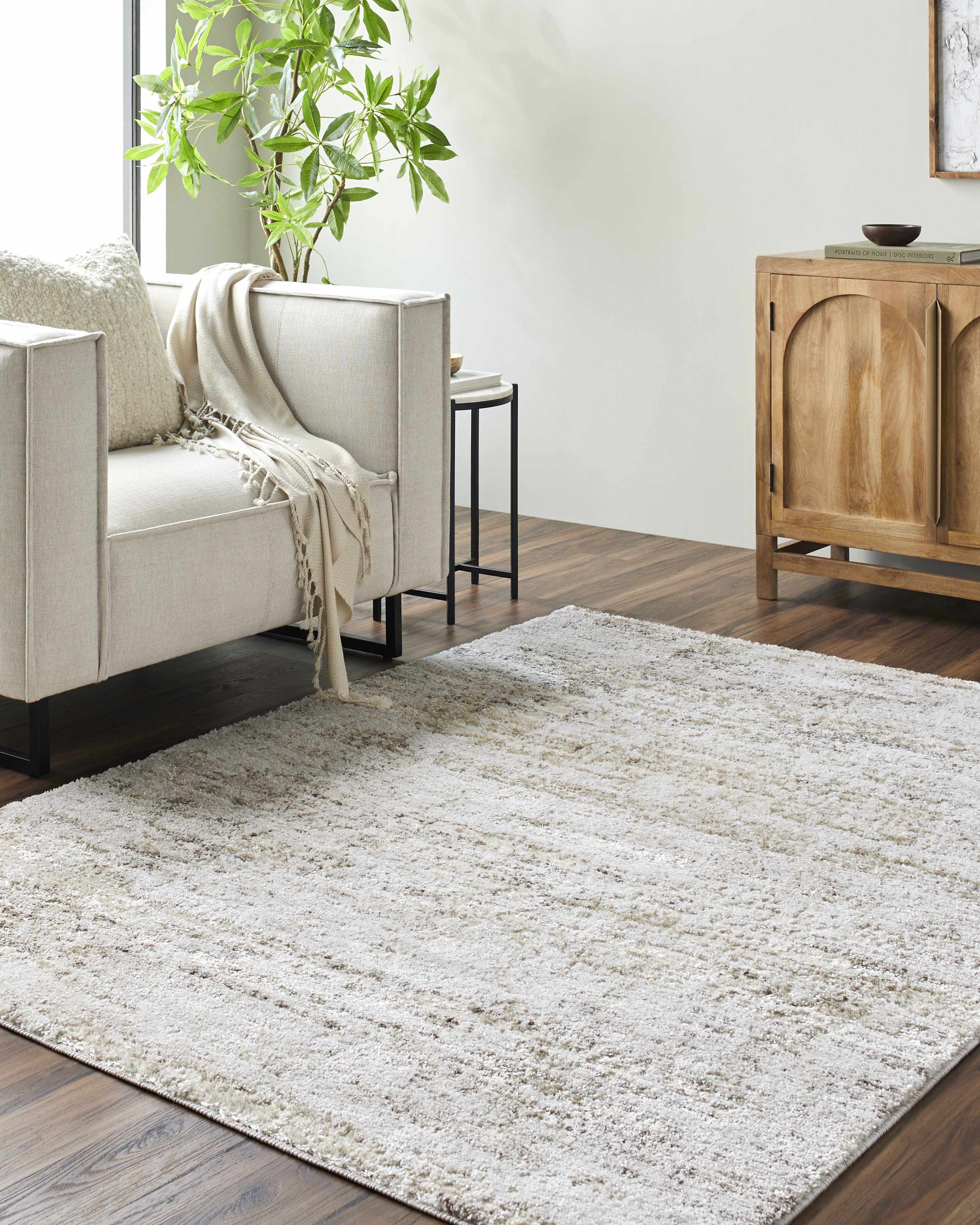 Siraj Area Rug - Image 2
