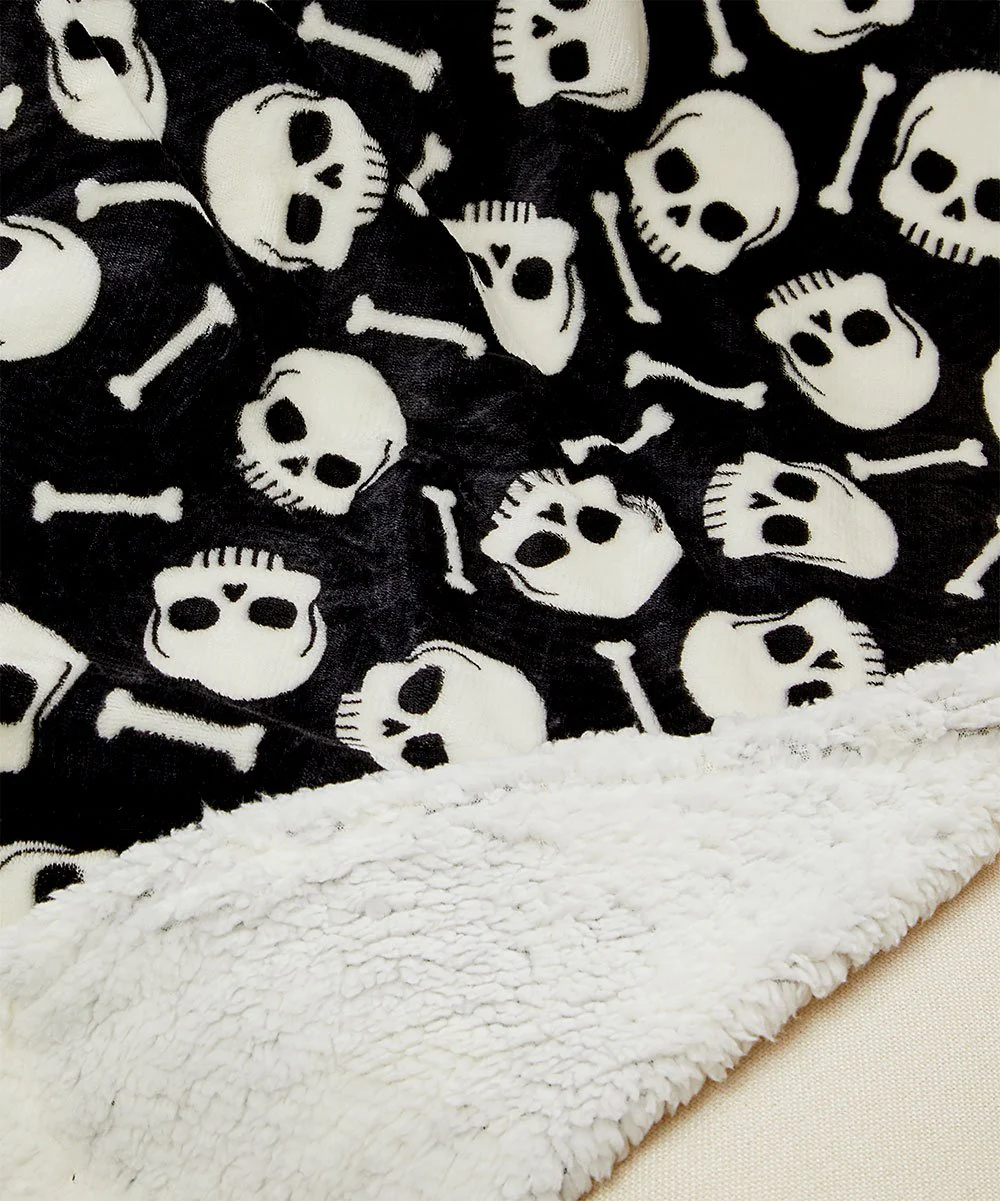 Skull & Bones Black Sherpa Throw Blanket Soft & Cozy Fleece, Gothic Skeleton Design, 50" x 60 - Image 7