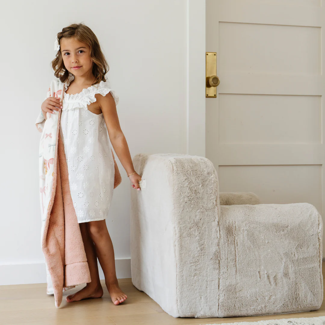 SNUGGLE UP CHAIR - Image 10